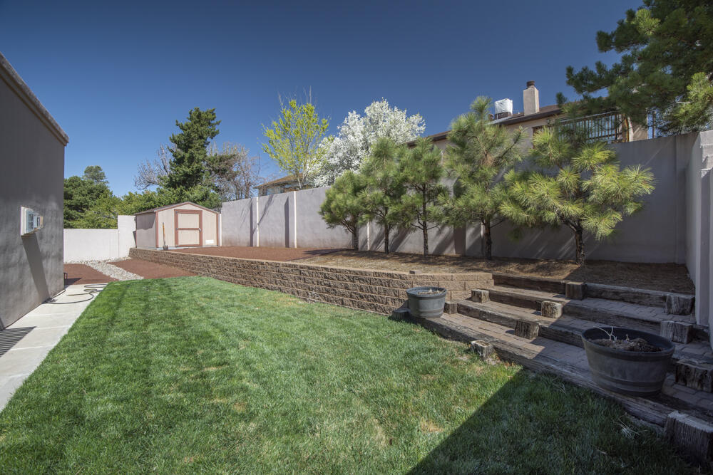 5810 VISTA BONITA NE