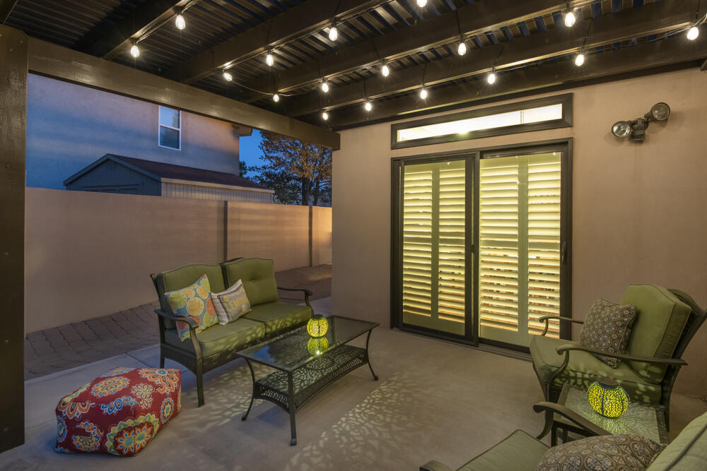 5810 VISTA BONITA NE