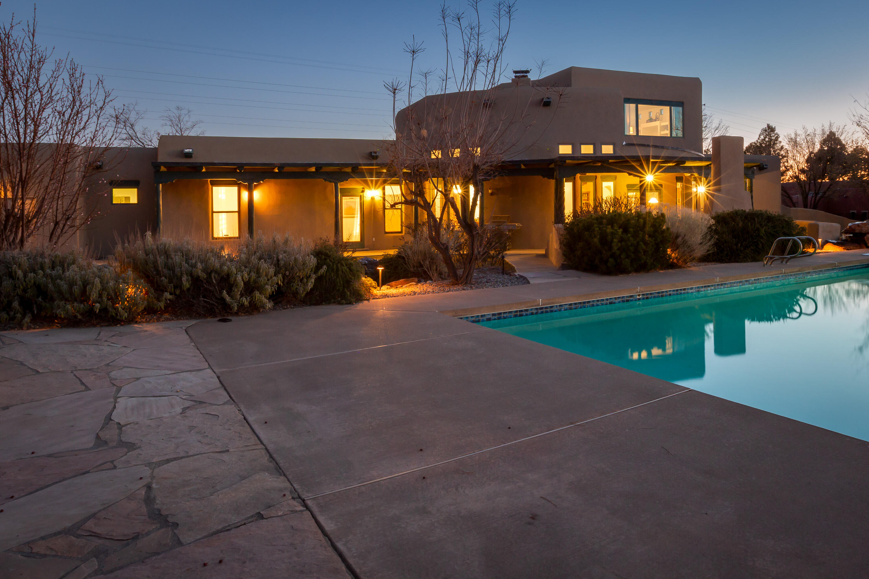 12101 San Antonio Drive NE