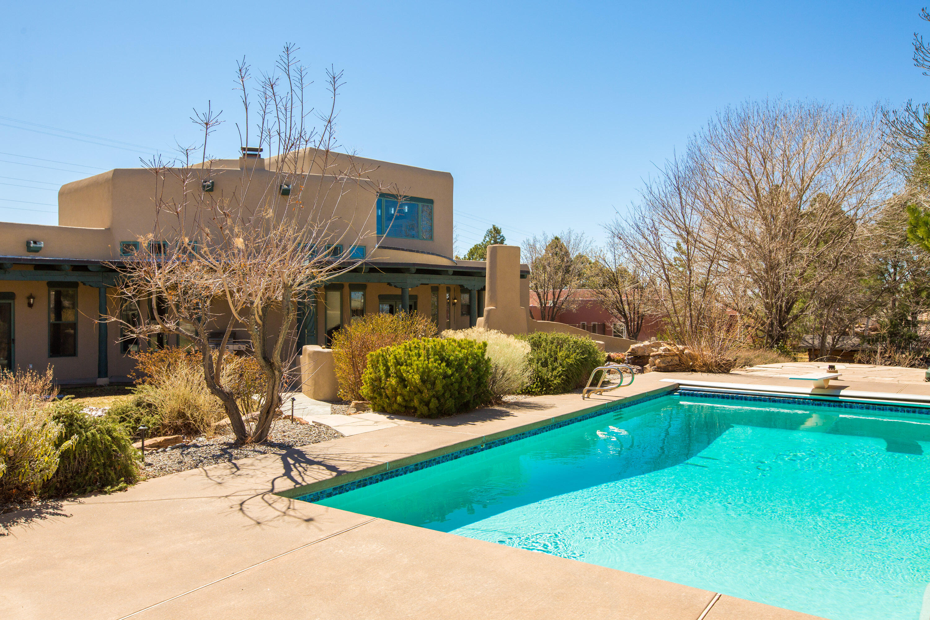 12101 San Antonio Drive NE