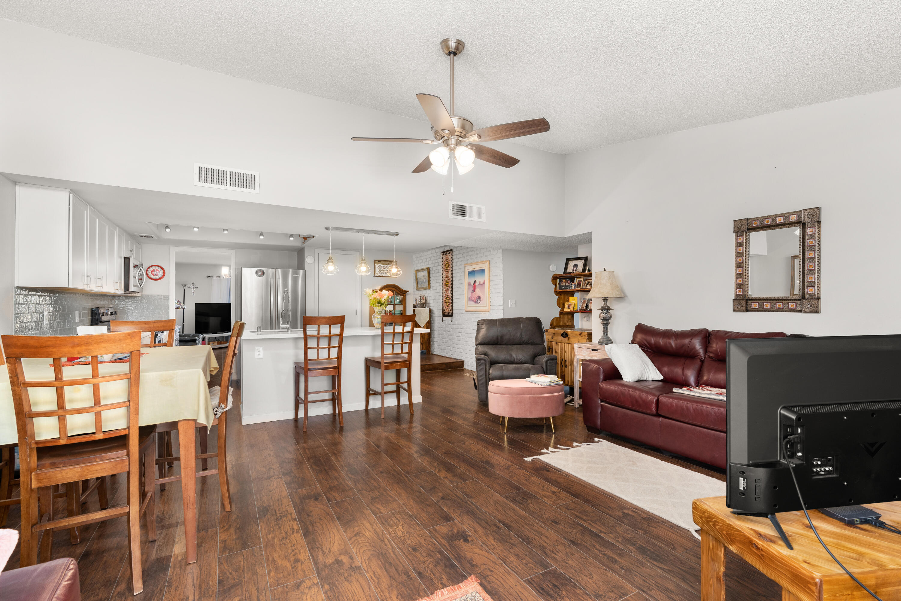 6816 LUELLA ANNE Drive NE