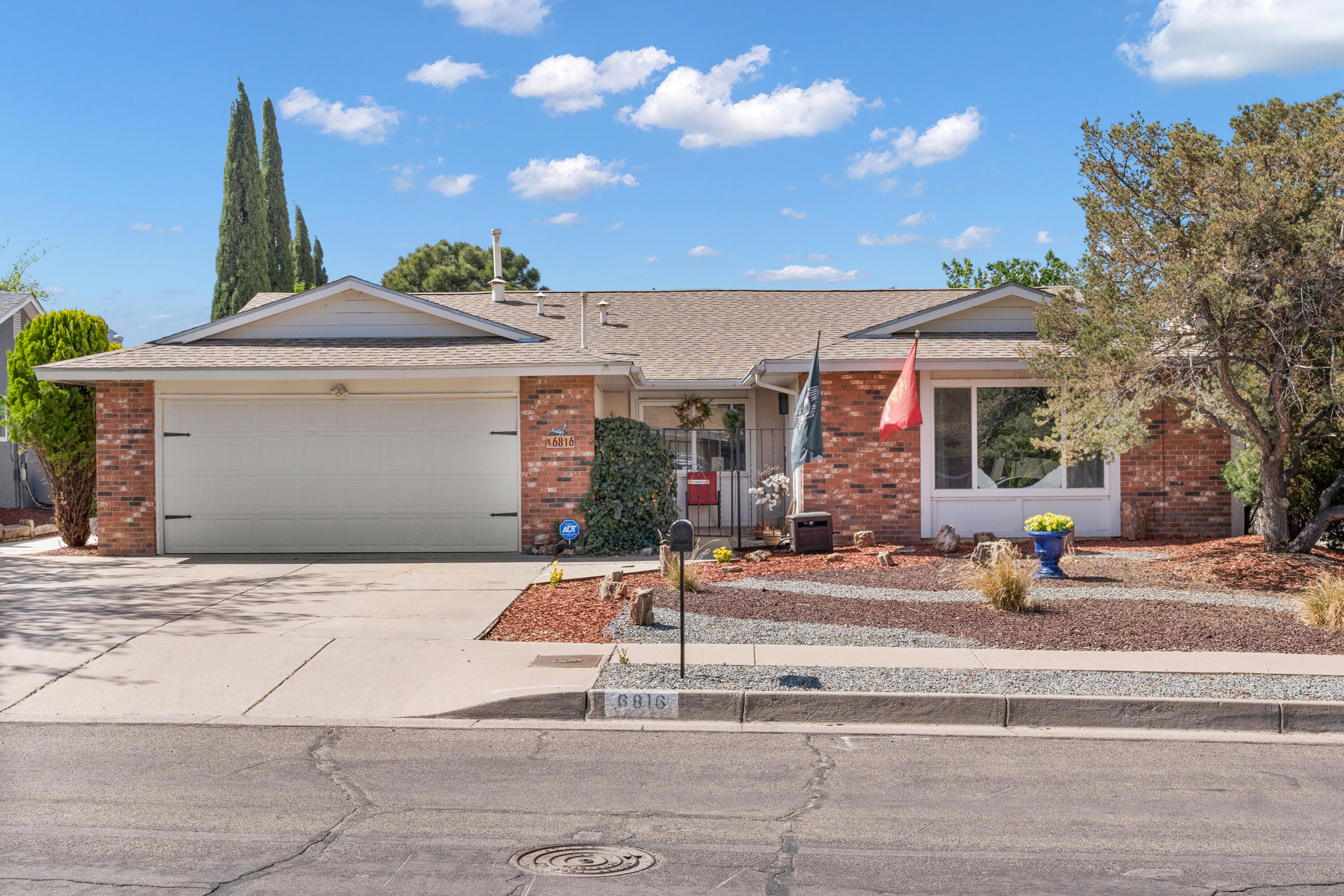 6816 LUELLA ANNE Drive NE