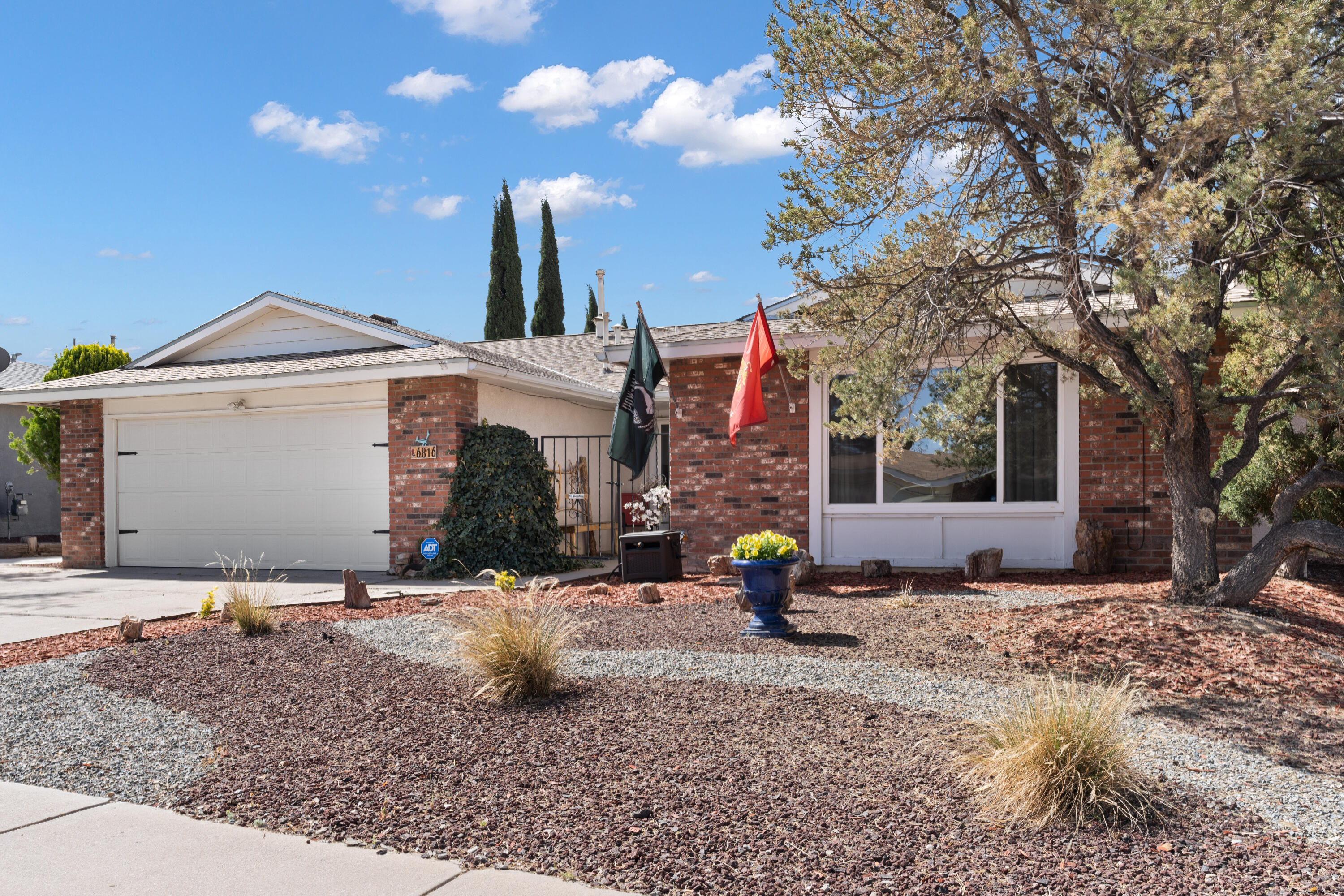 6816 LUELLA ANNE Drive NE
