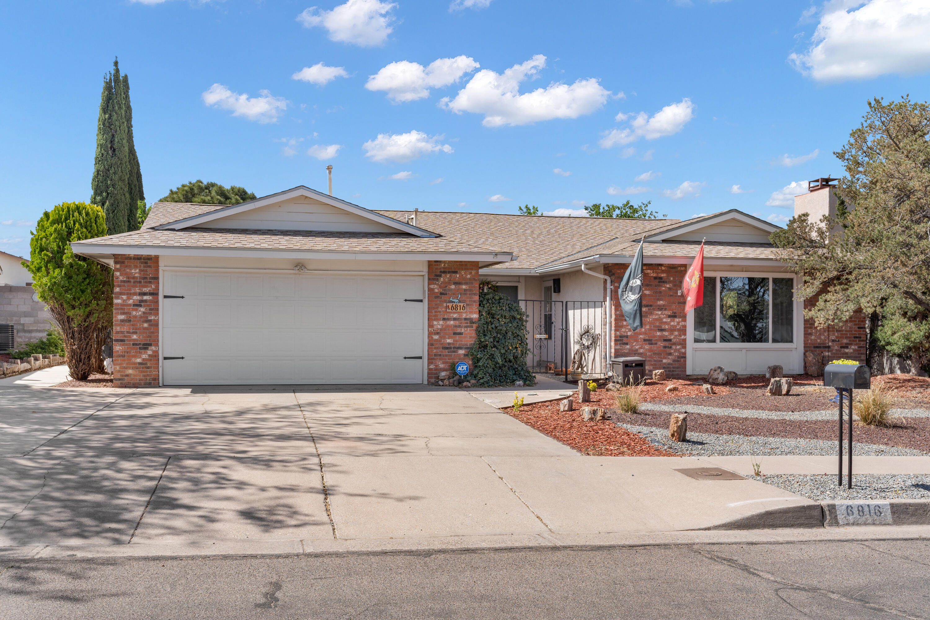 6816 LUELLA ANNE Drive NE