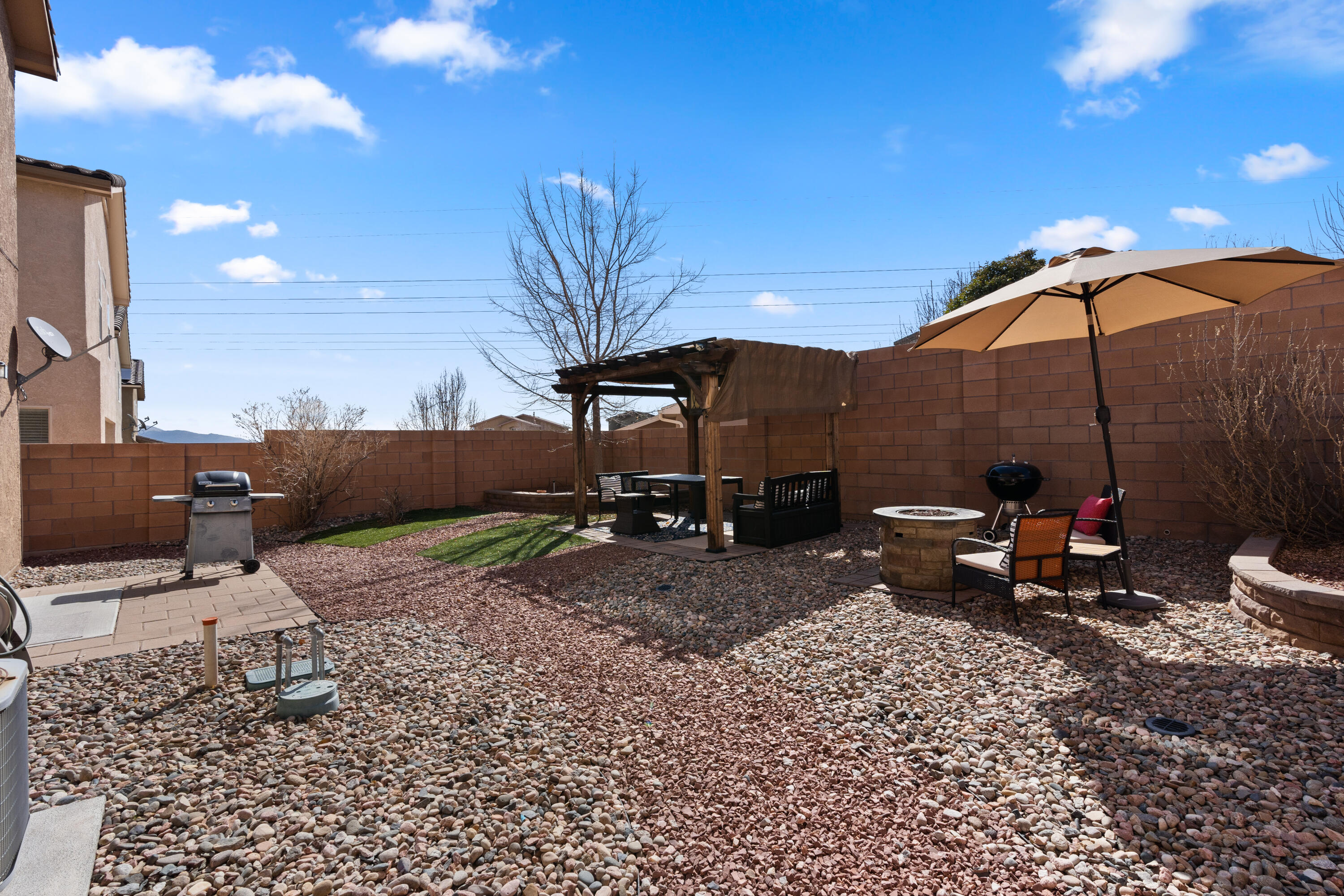 9628 ENTRADA VISTA Avenue NW