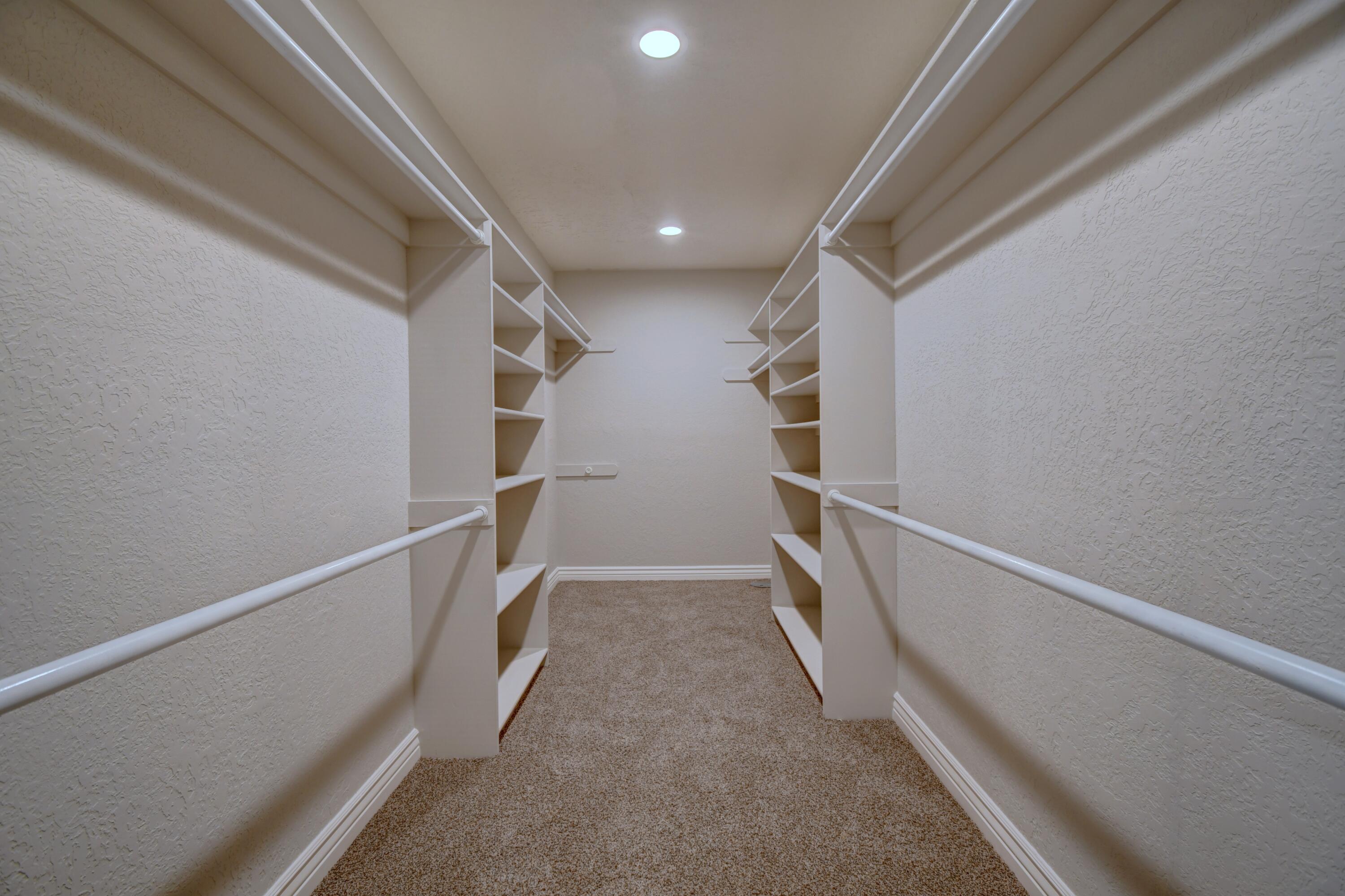 3018 COLONNADE Court NW