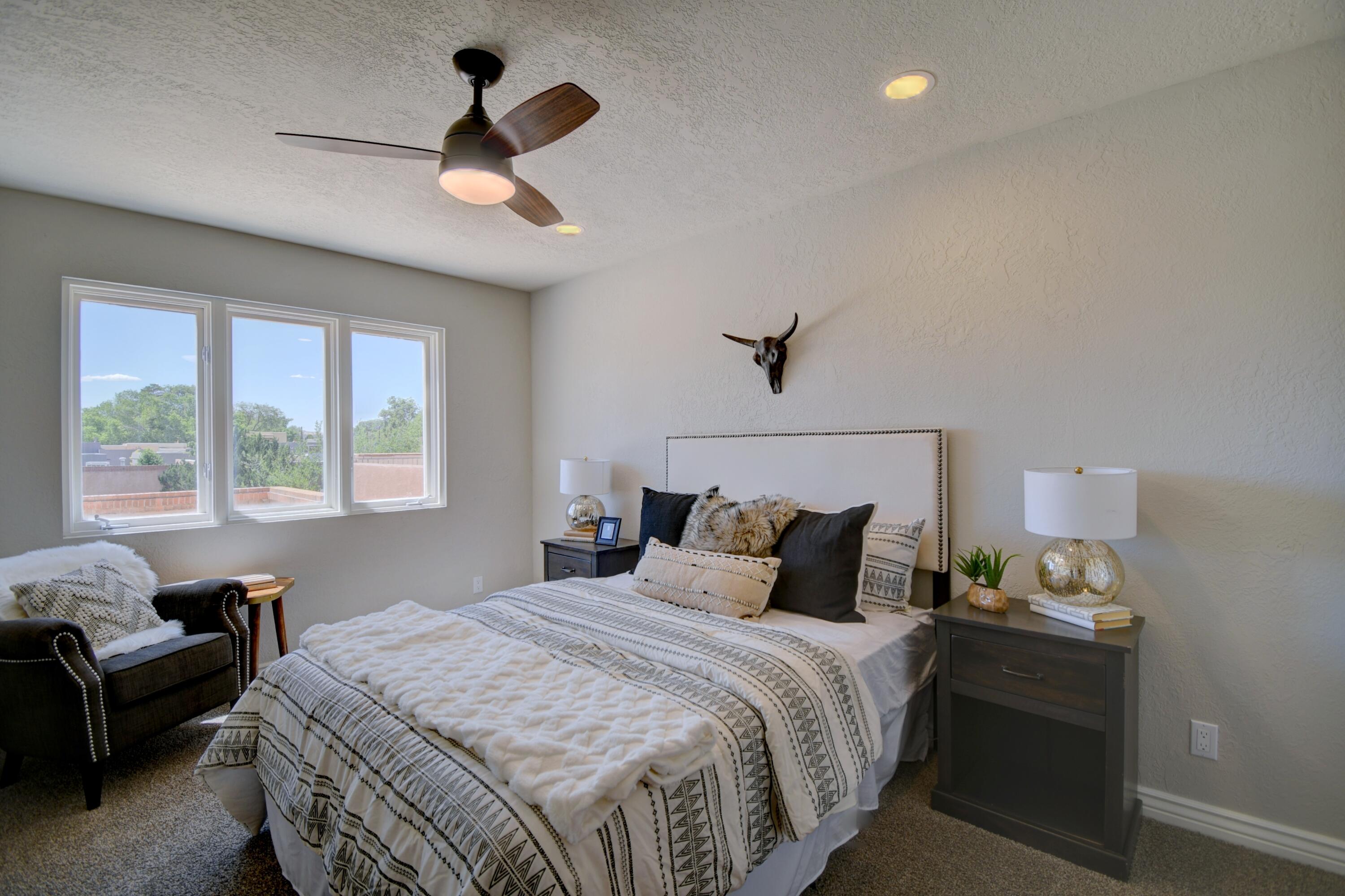 3018 COLONNADE Court NW