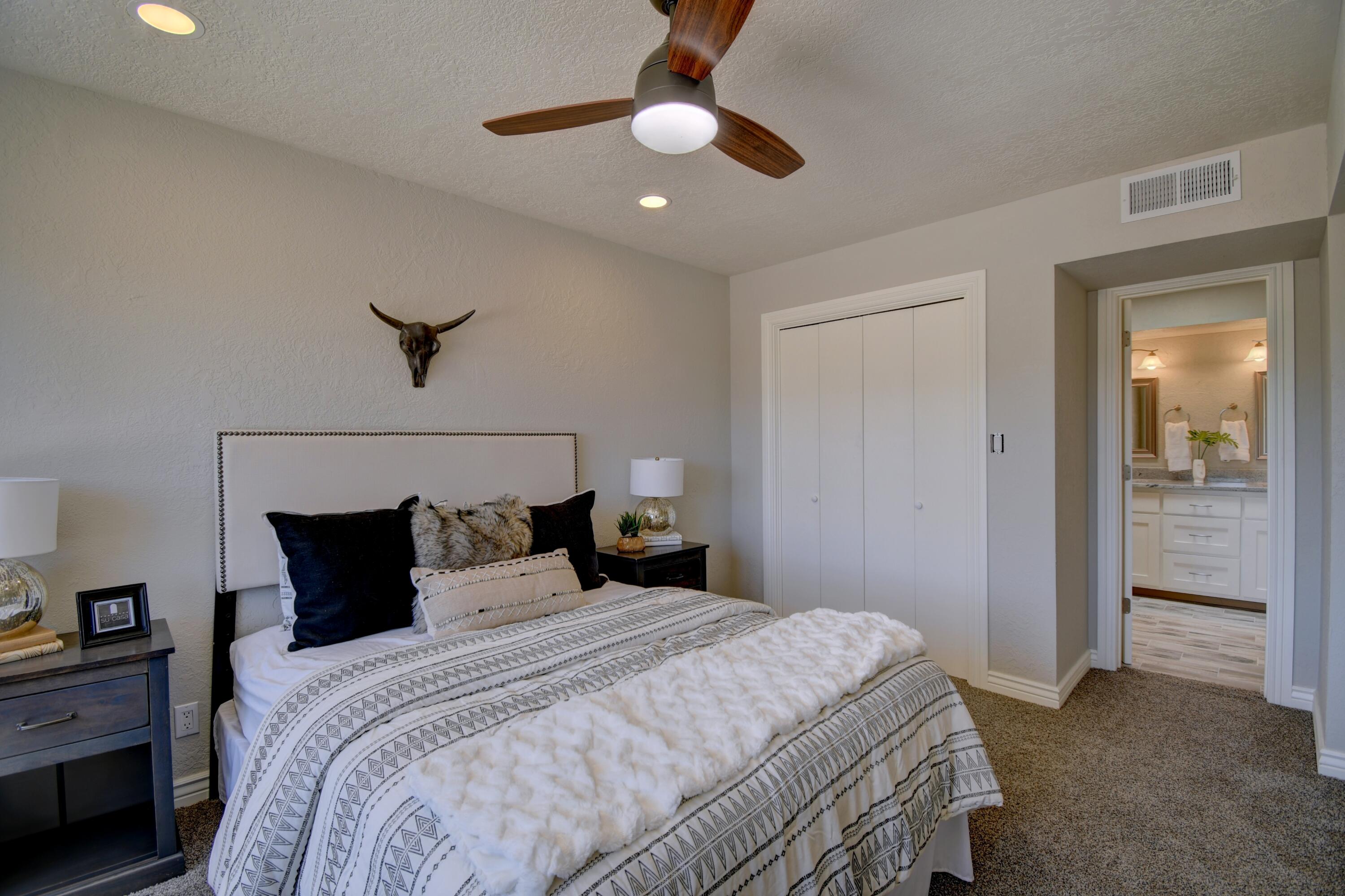 3018 COLONNADE Court NW