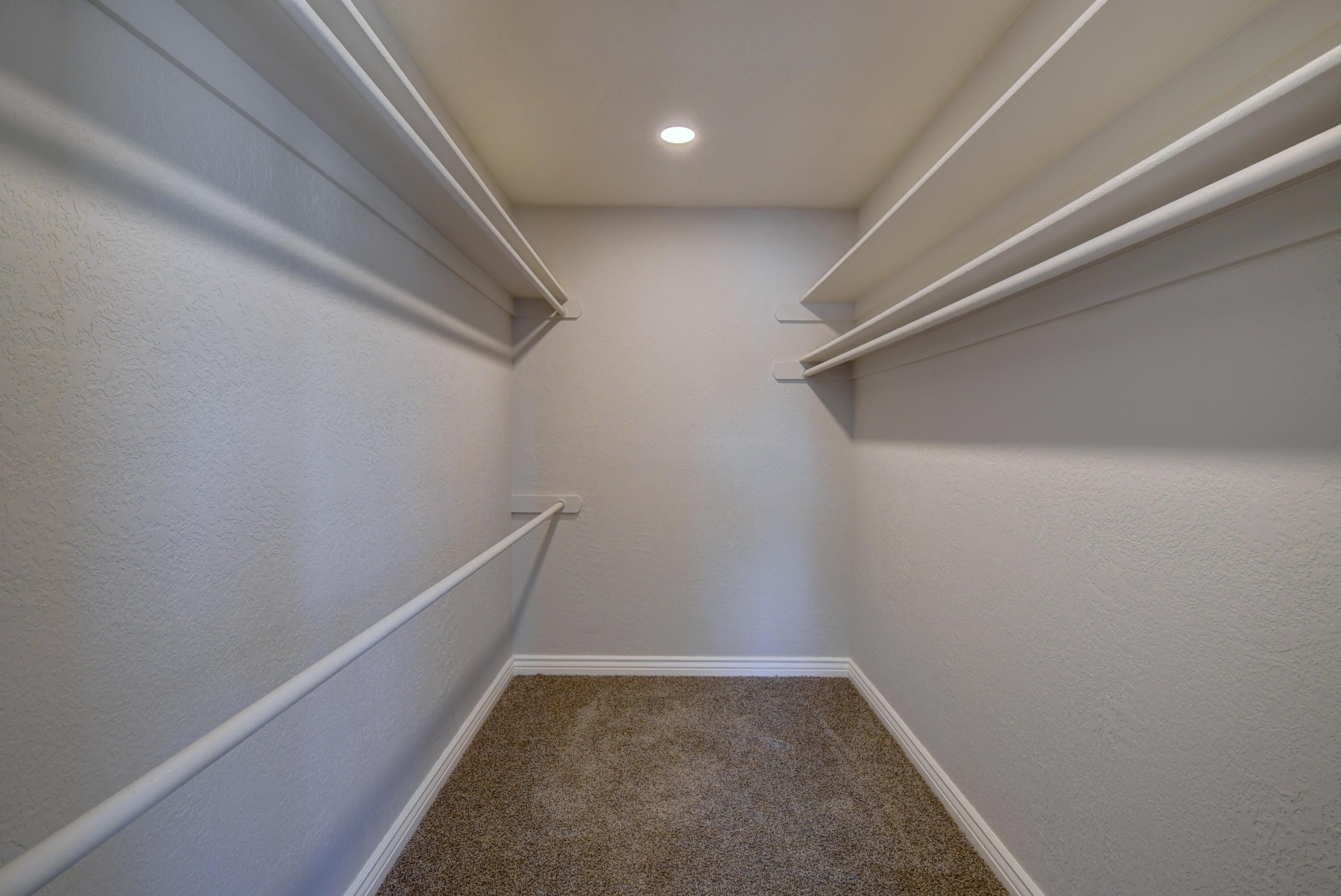 3018 COLONNADE Court NW