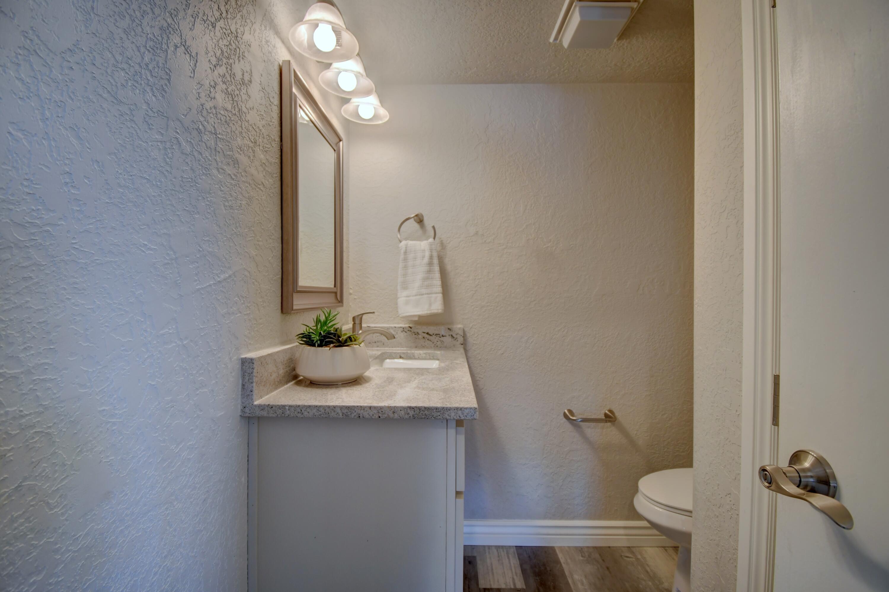 3018 COLONNADE Court NW