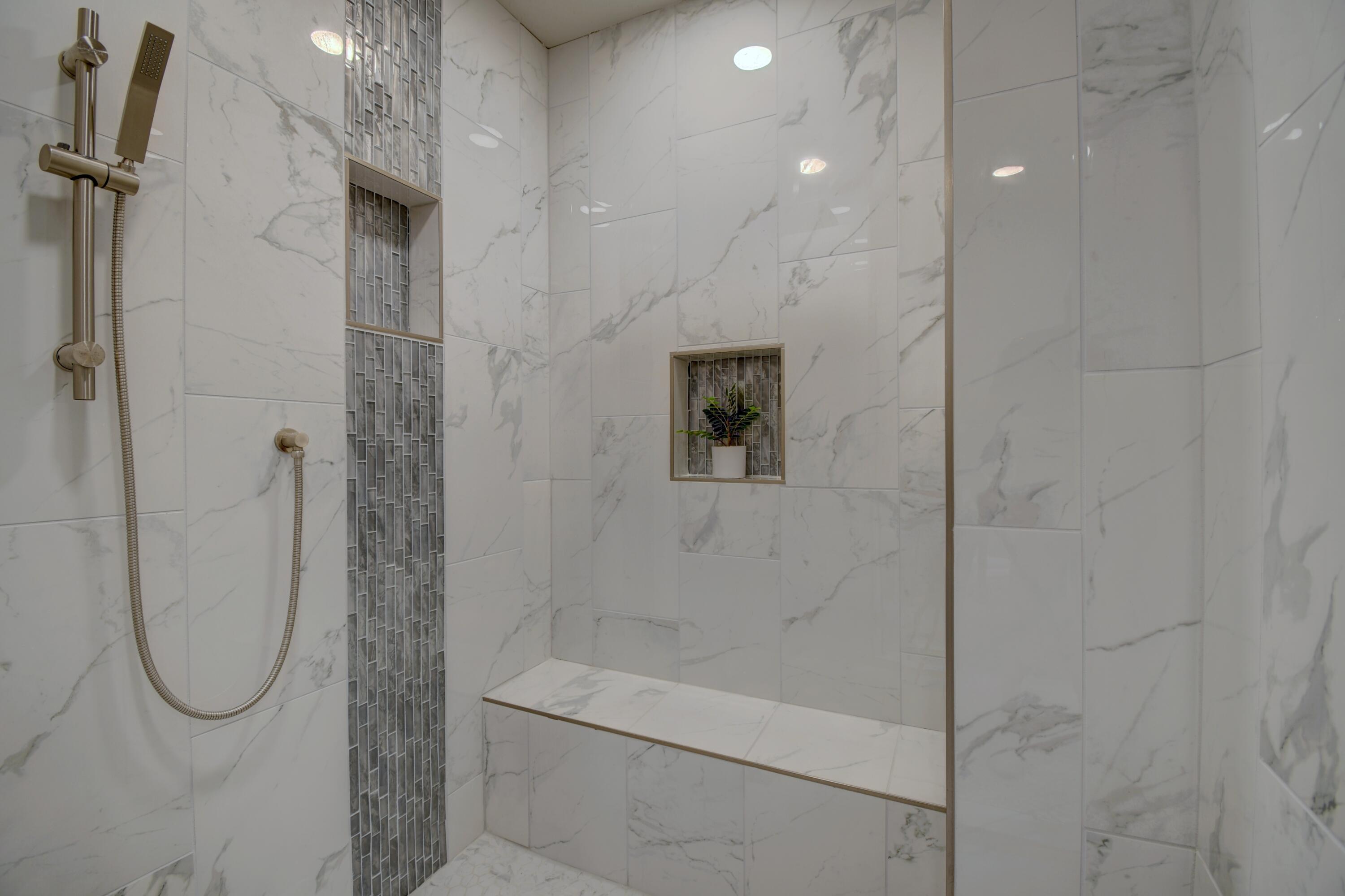3018 COLONNADE Court NW