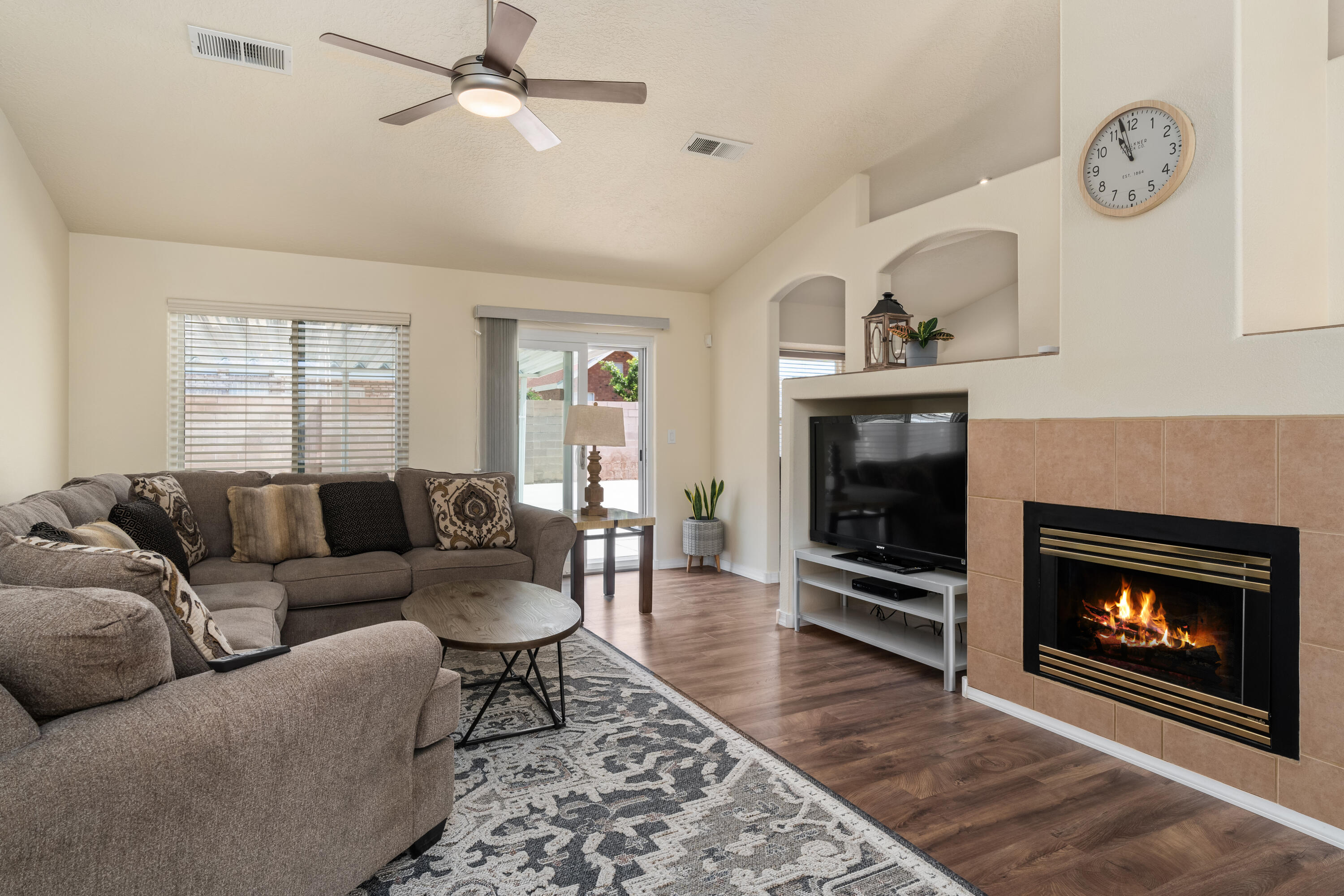 1688 CERRO VISTA Loop NW