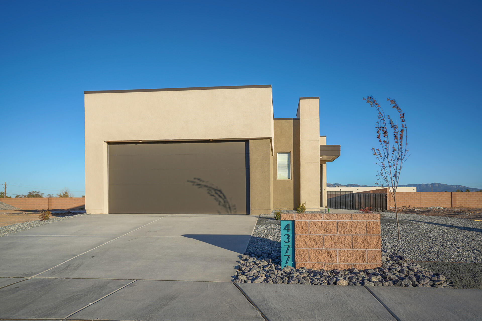 4377 Lauren Loop NE