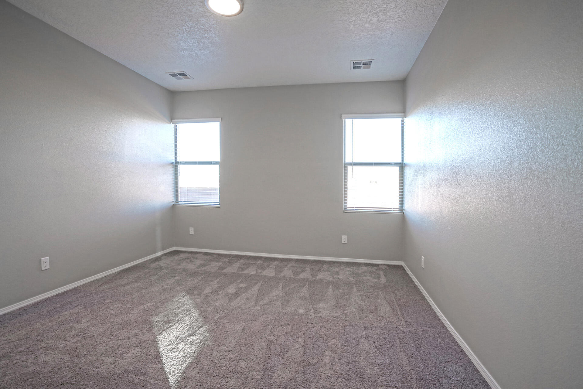 4377 Lauren Loop NE