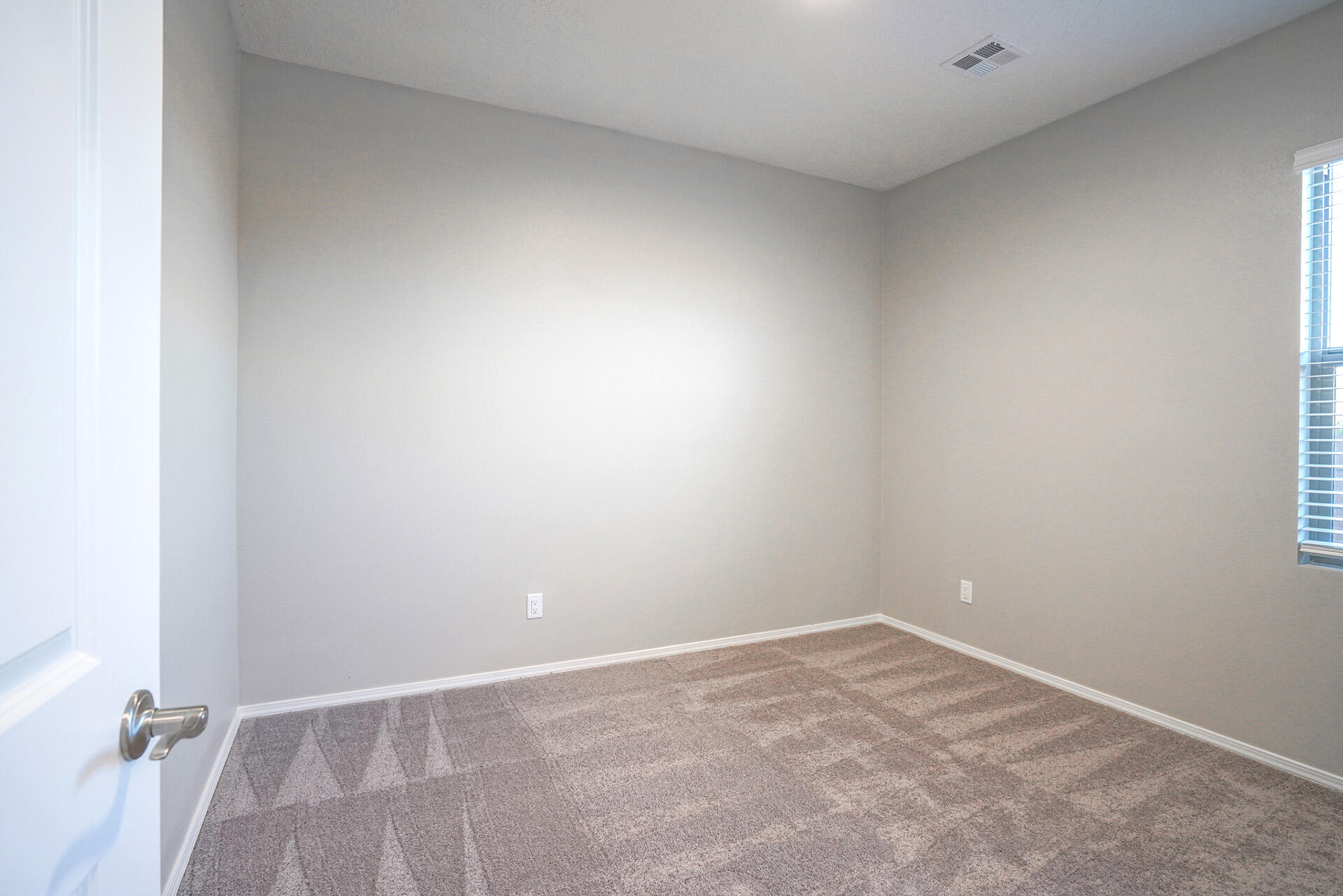 4377 Lauren Loop NE
