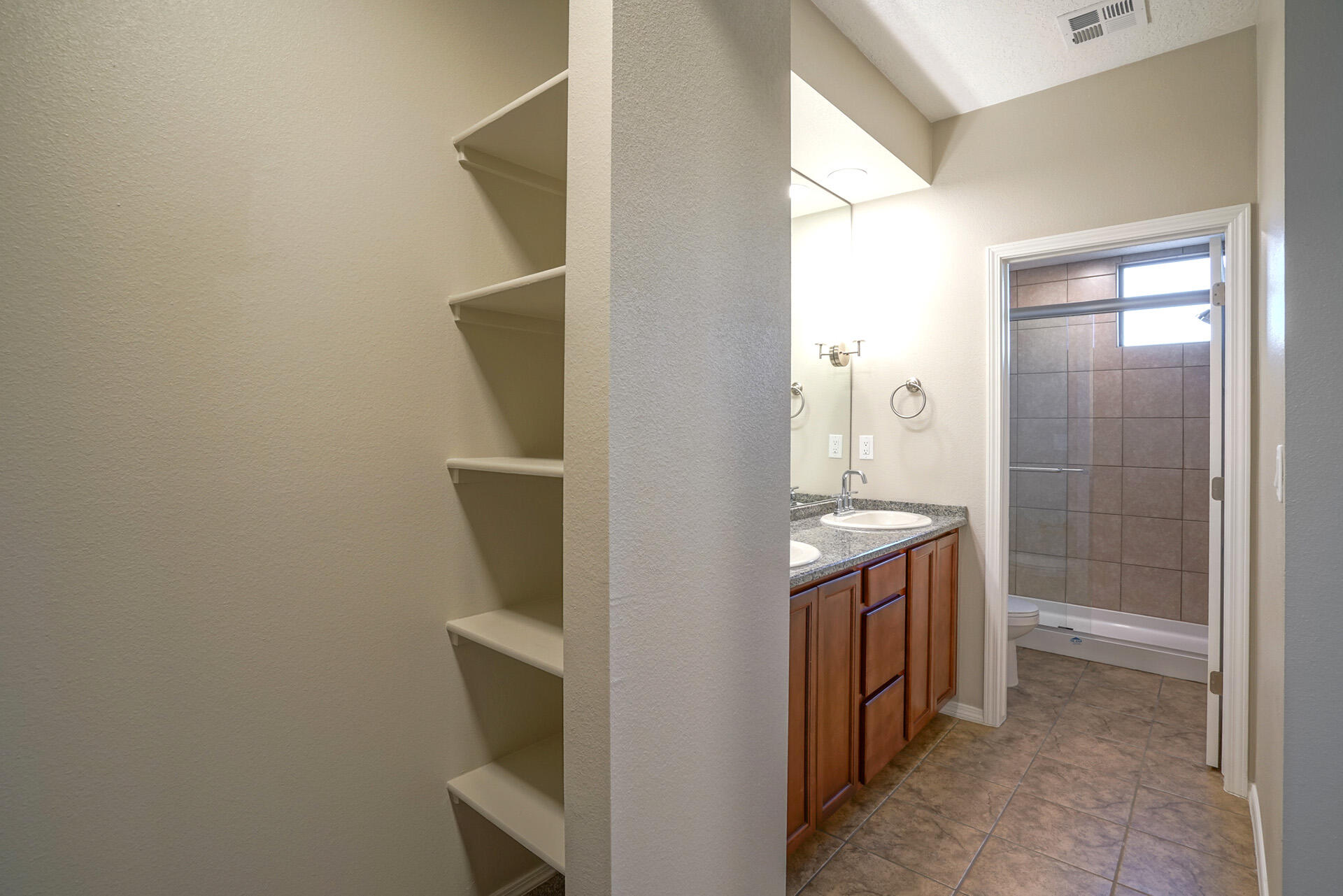 4377 Lauren Loop NE