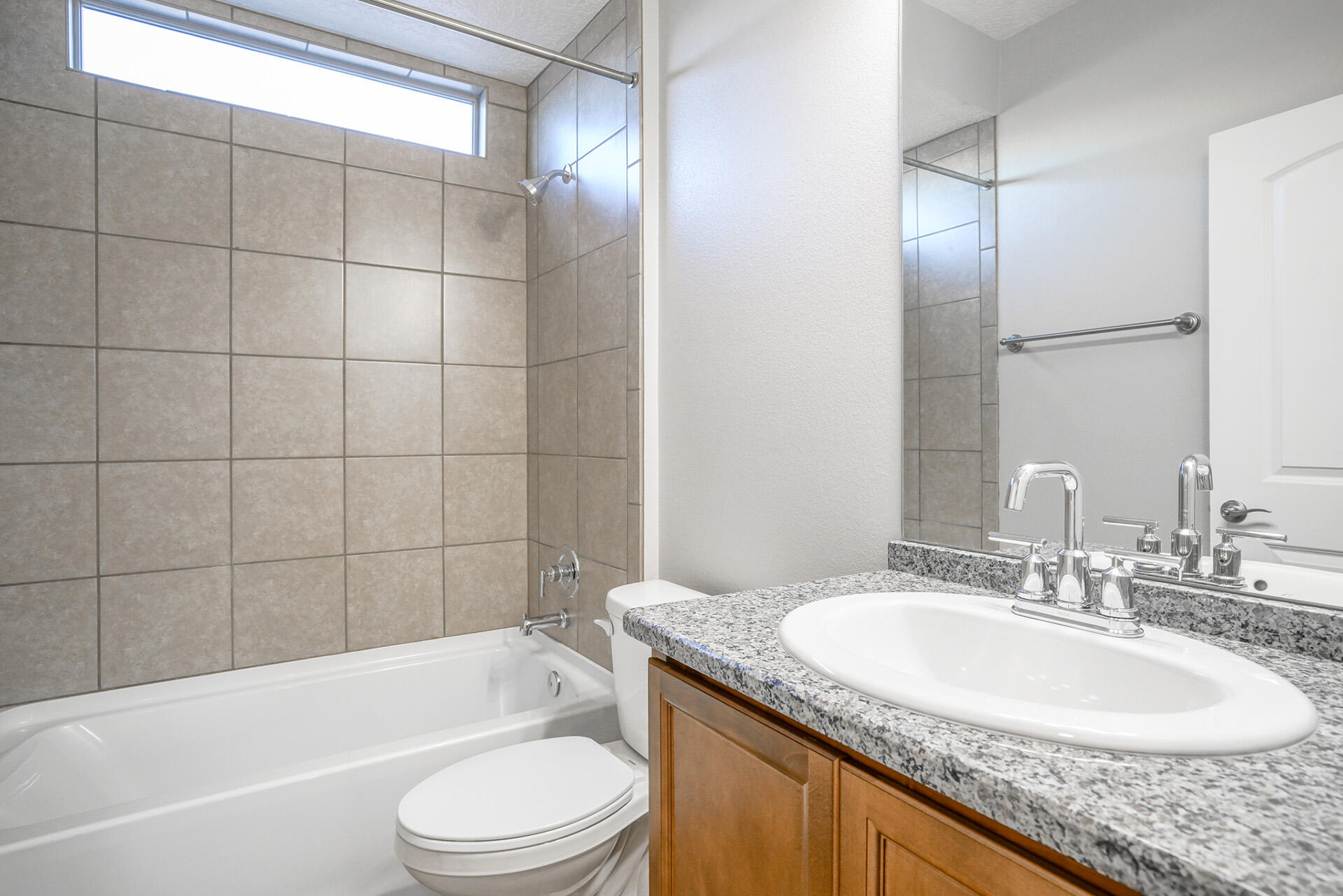 4377 Lauren Loop NE