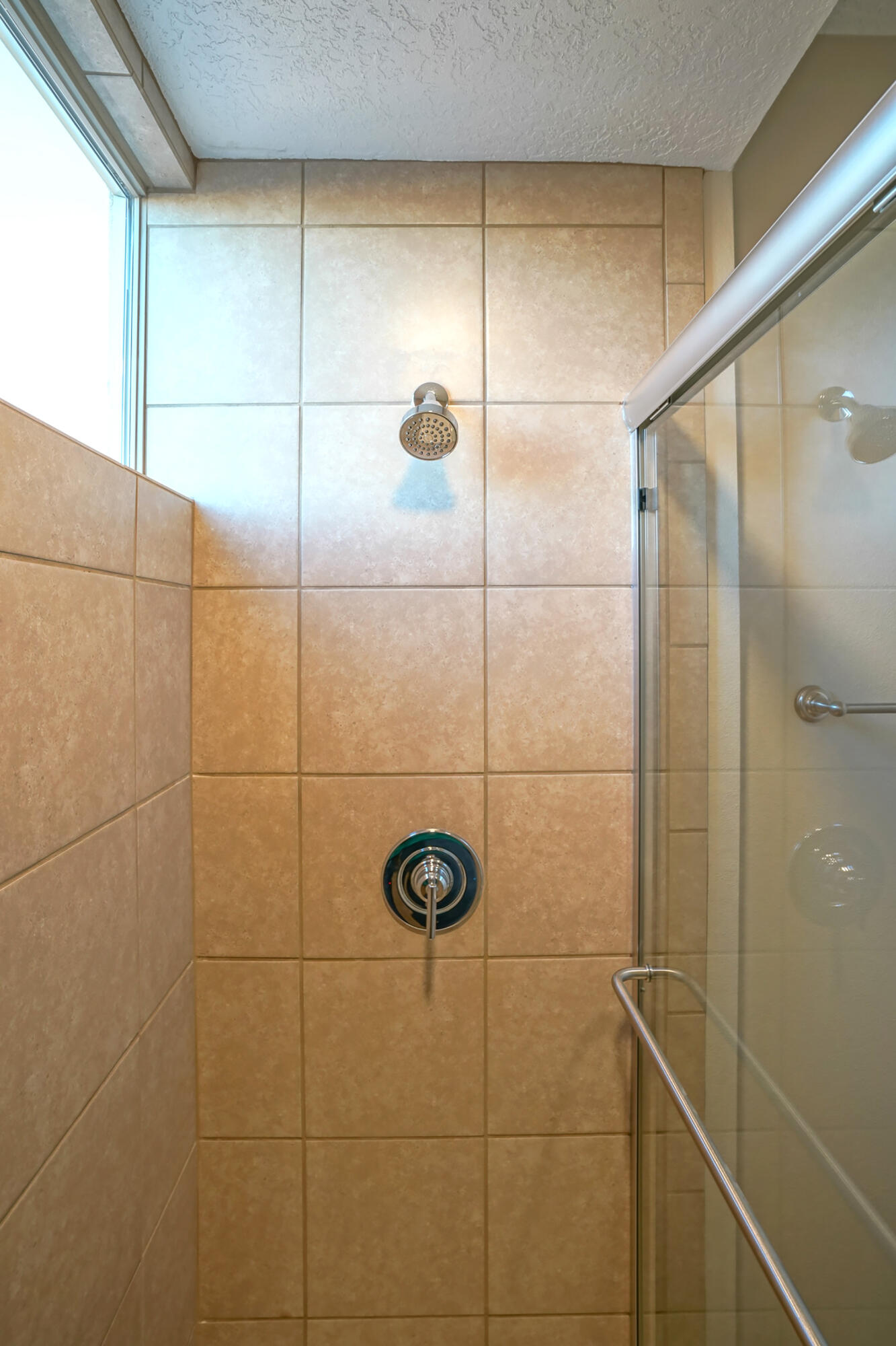 4377 Lauren Loop NE
