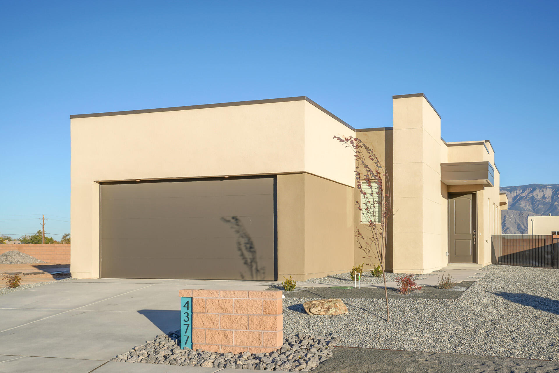 4377 Lauren Loop NE
