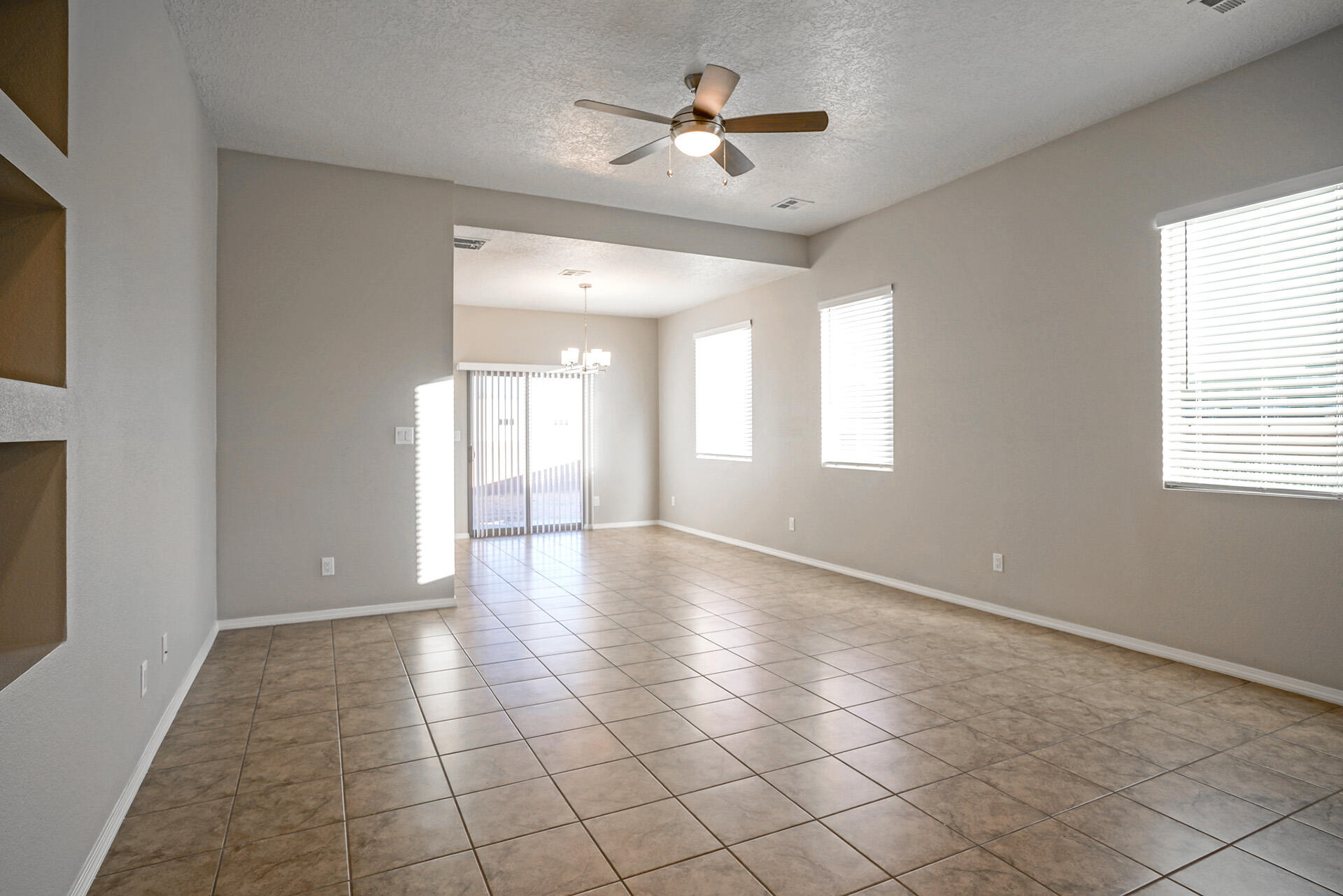 4377 Lauren Loop NE