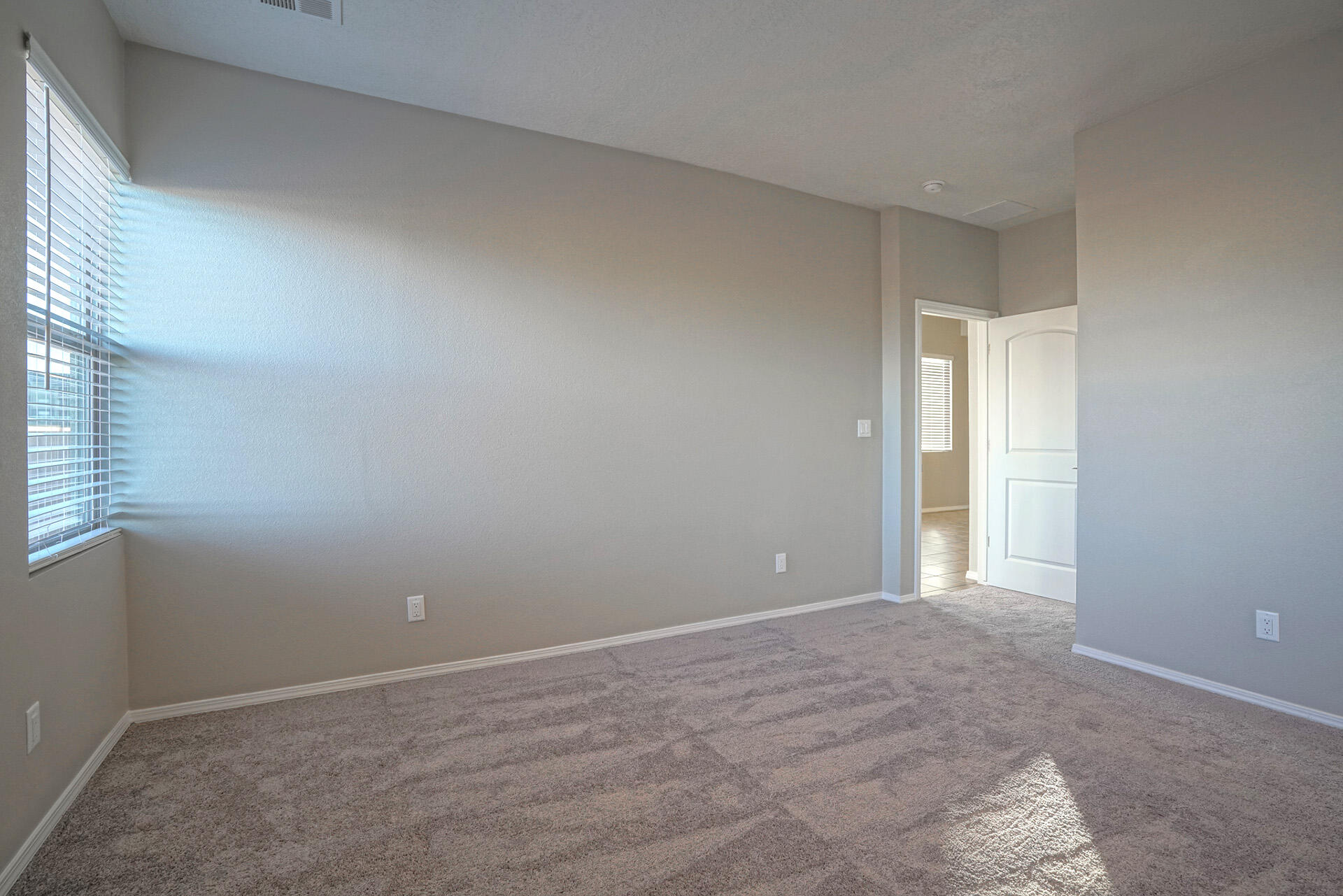 4377 Lauren Loop NE
