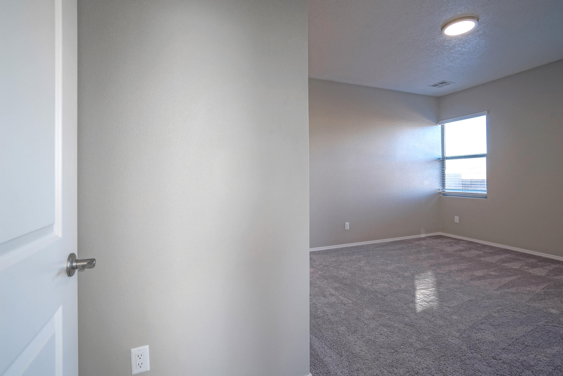 4377 Lauren Loop NE