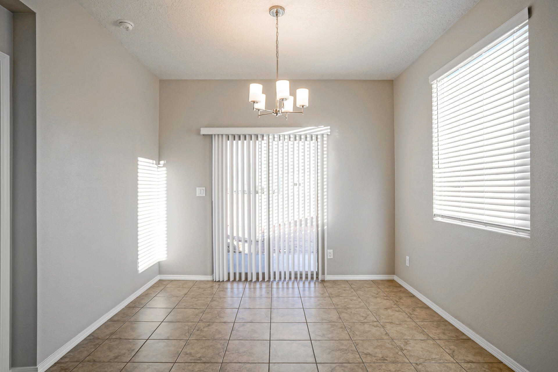 4377 Lauren Loop NE