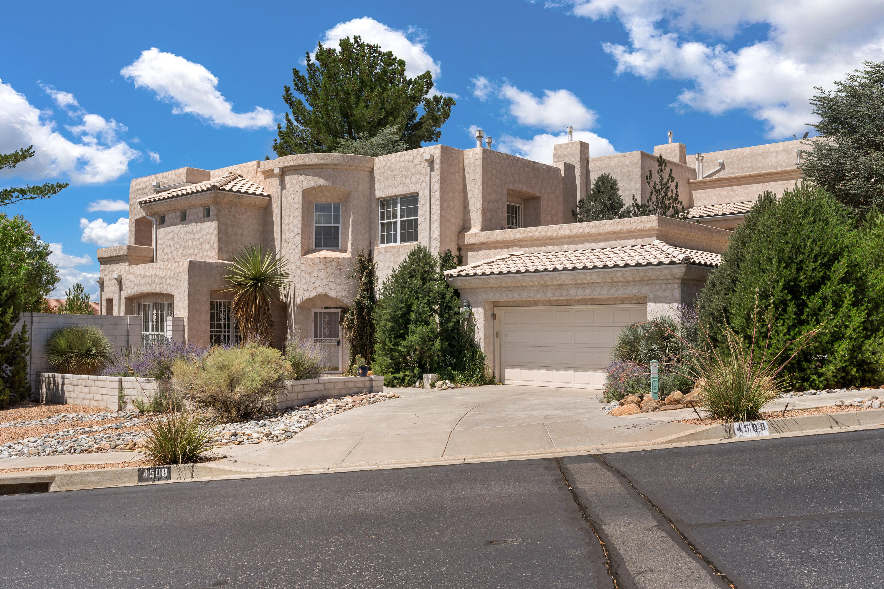 4508 MIRAMAR Drive NW