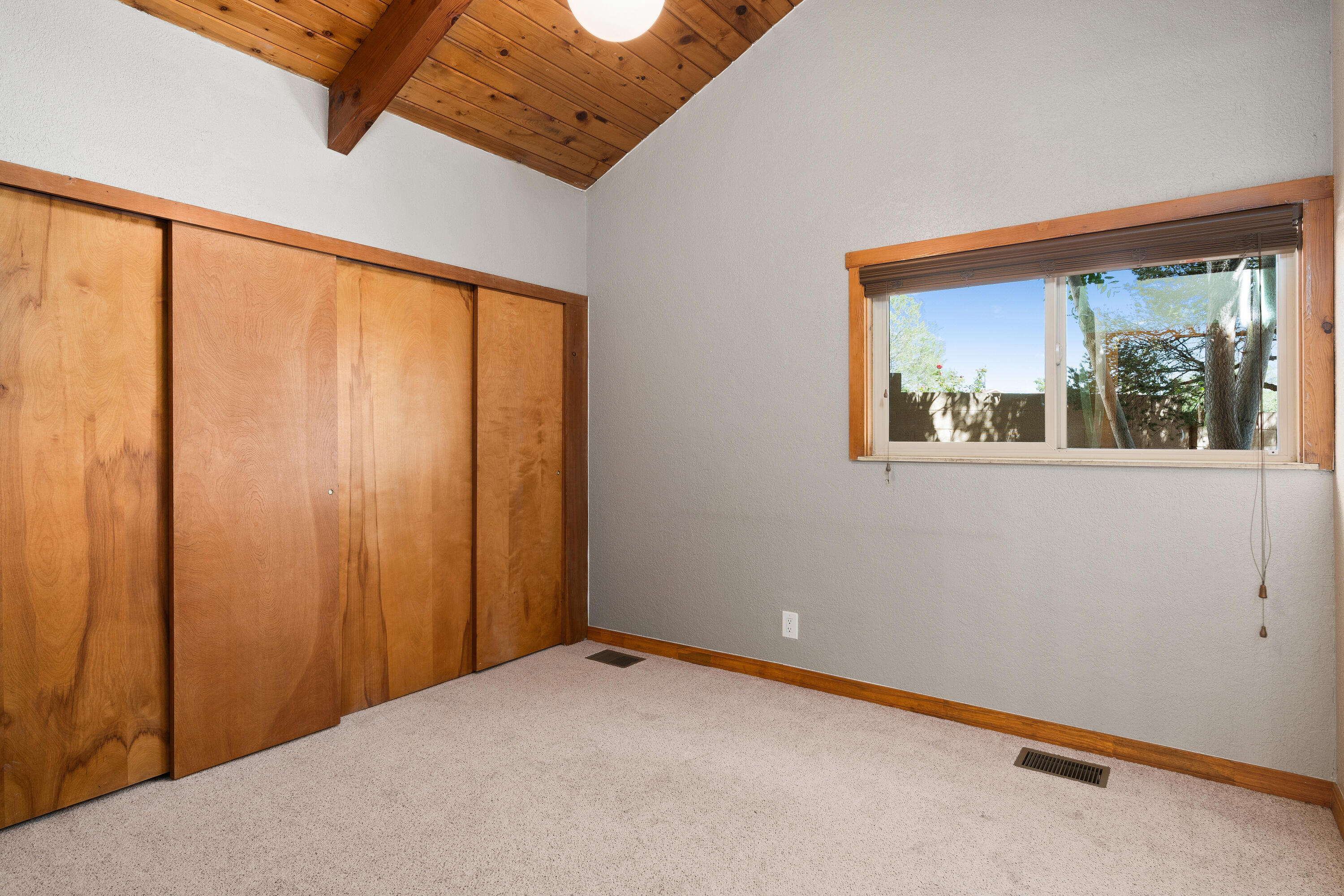 1011 ATRISCO Drive NW
