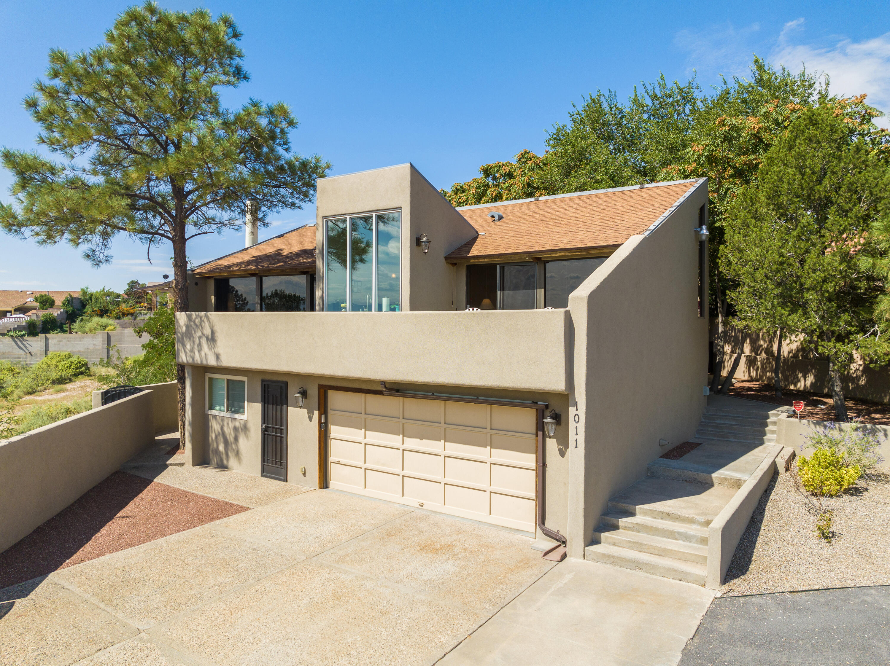 1011 ATRISCO Drive NW