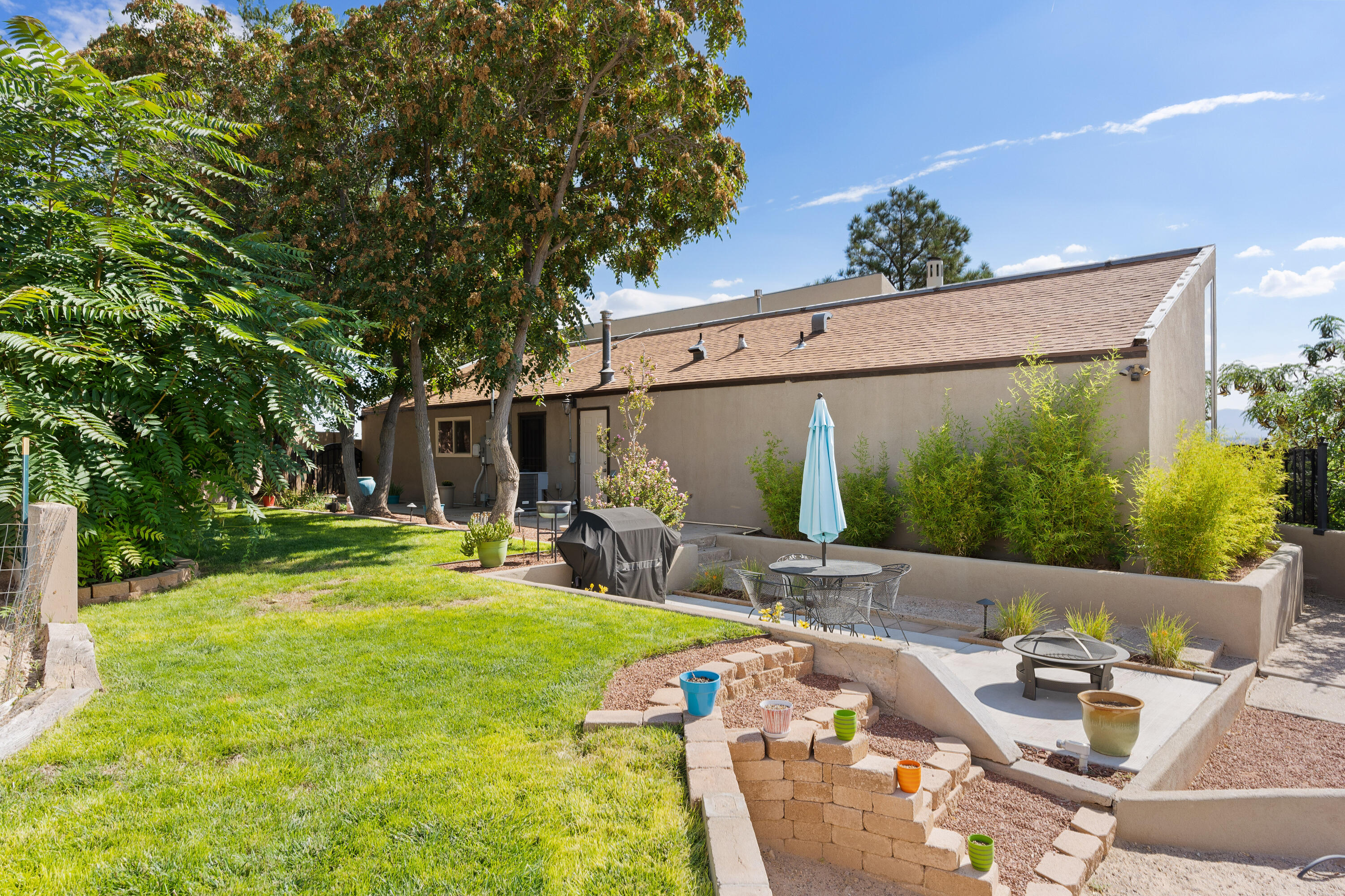 1011 ATRISCO Drive NW