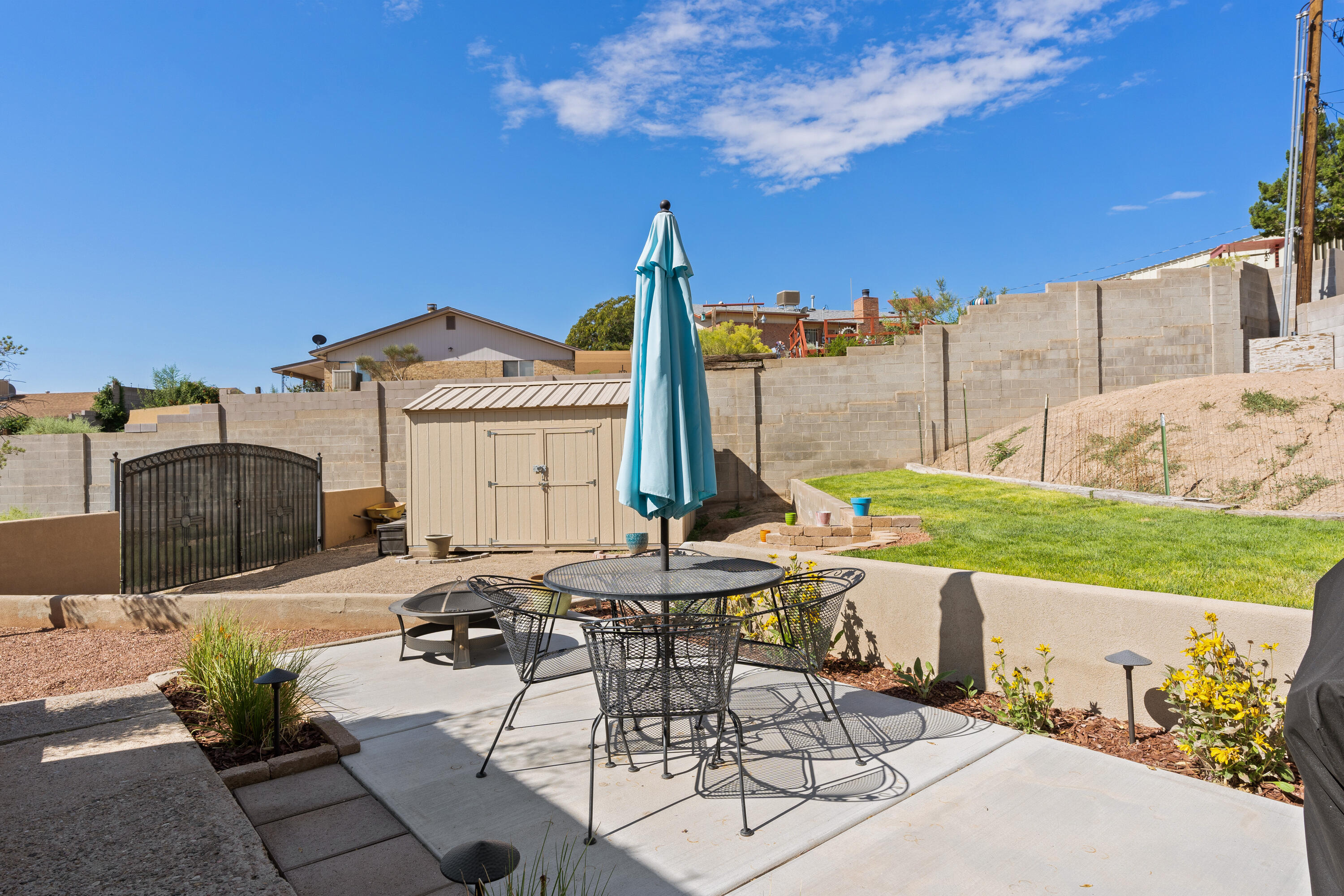 1011 ATRISCO Drive NW