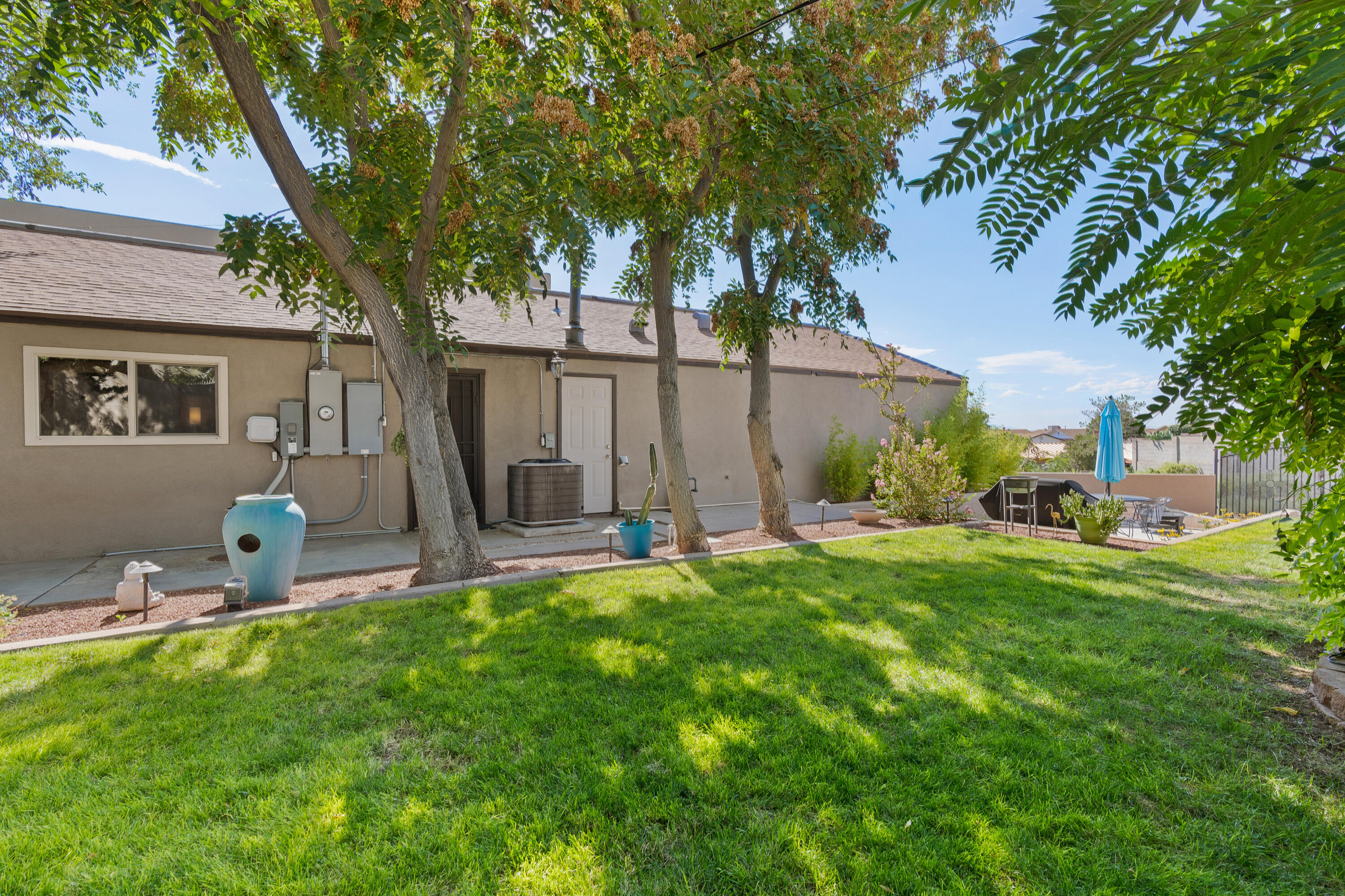 1011 ATRISCO Drive NW