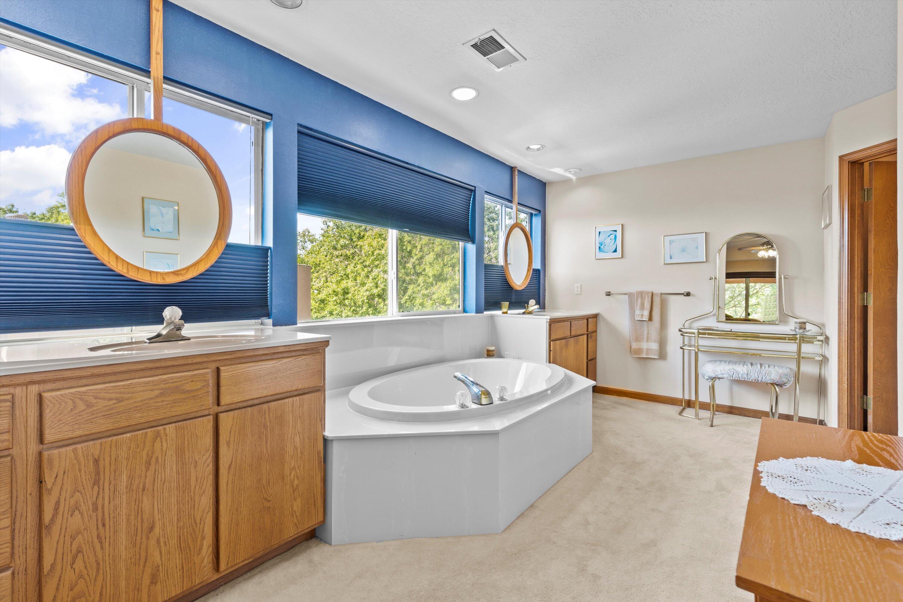 12316 TAMARAC Trail NE