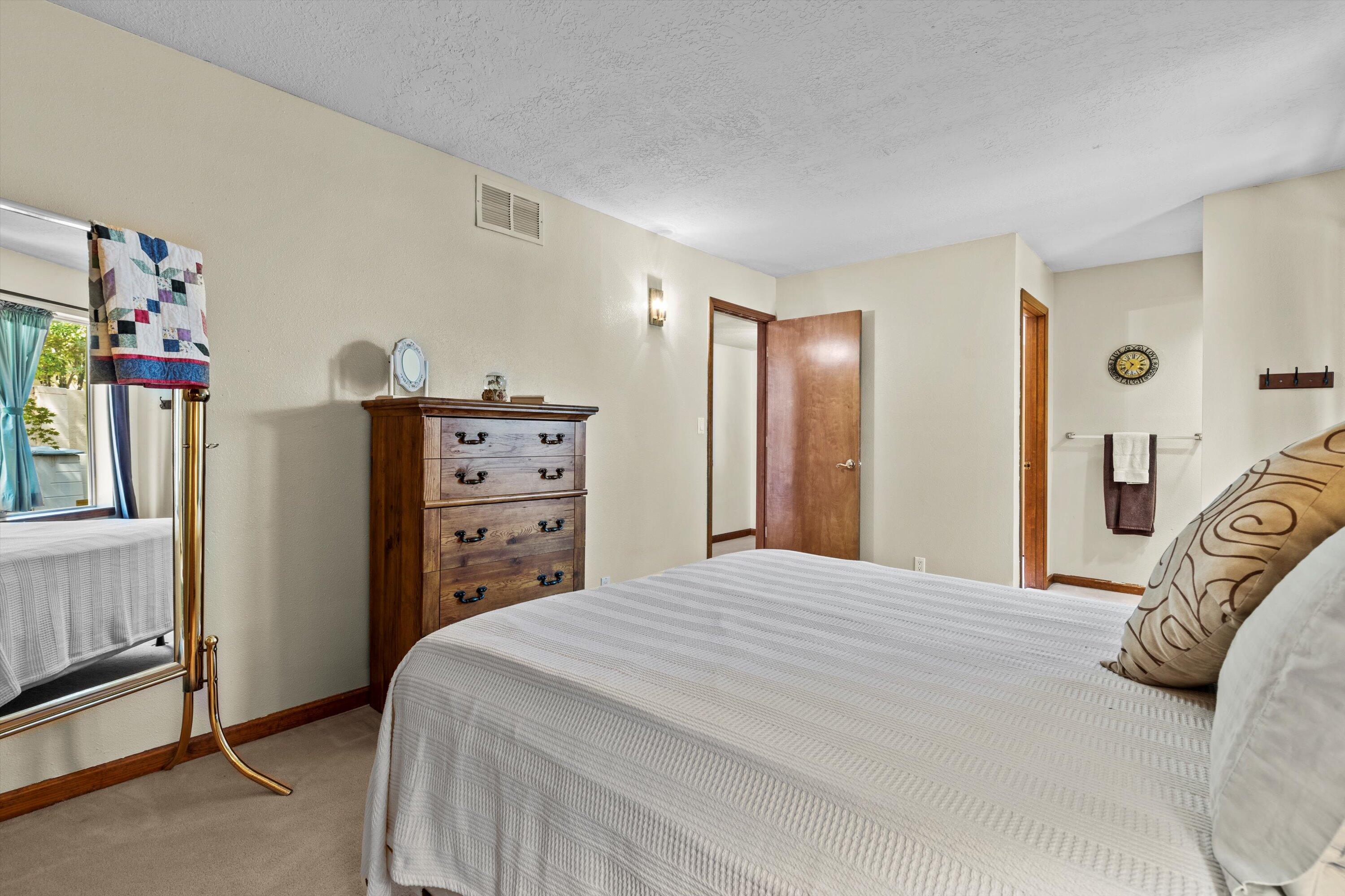 12316 TAMARAC Trail NE
