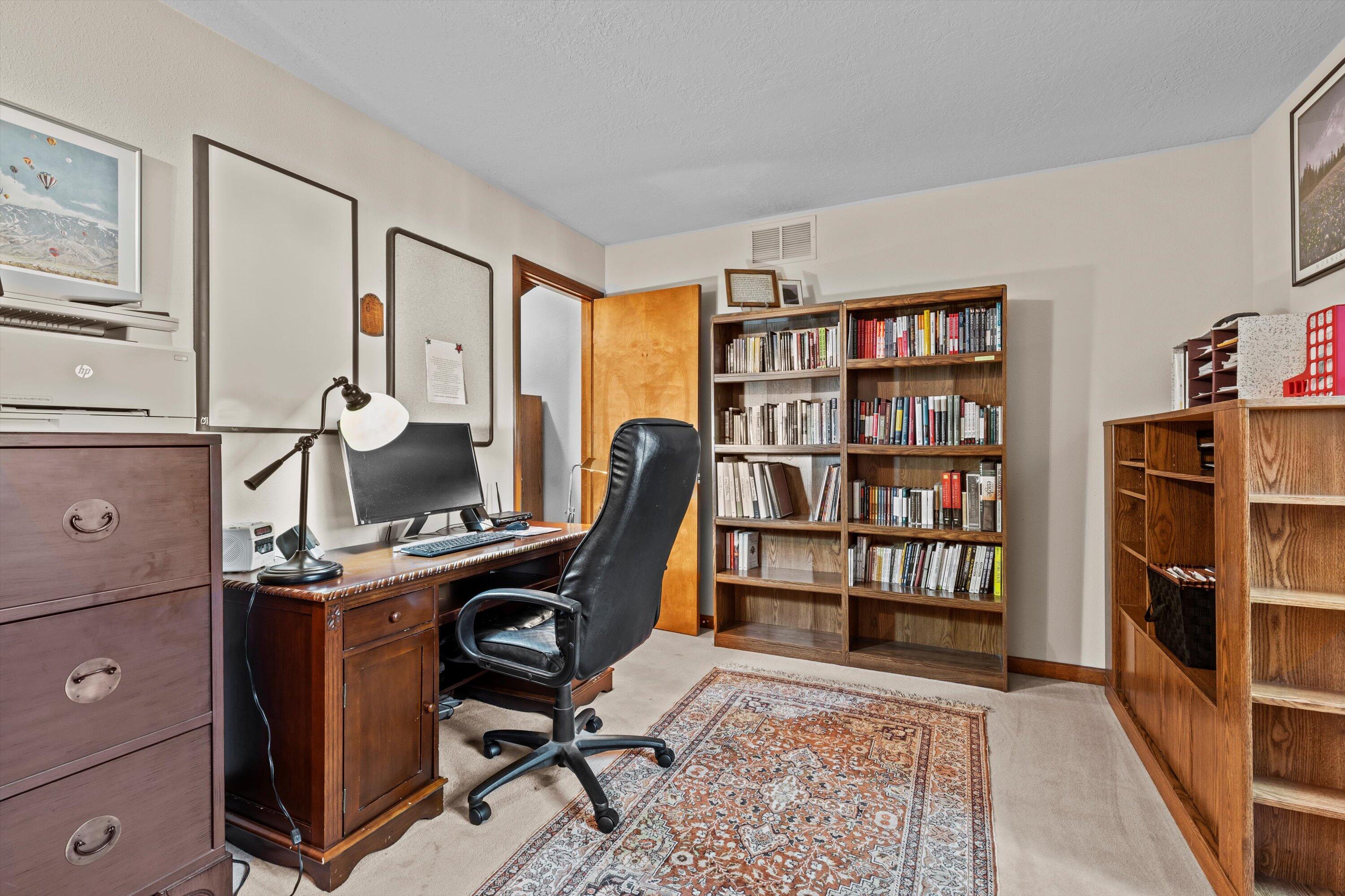 12316 TAMARAC Trail NE