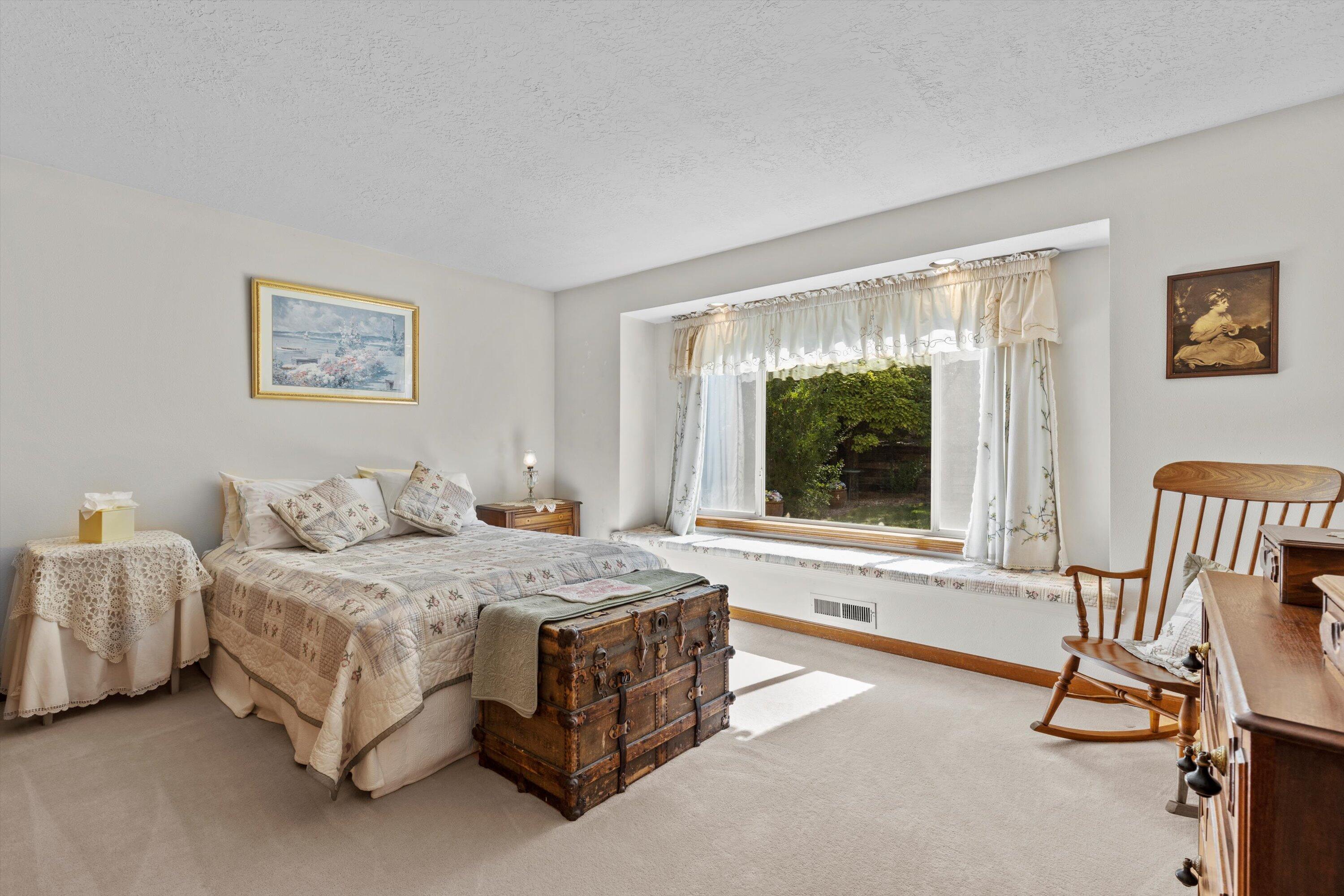 12316 TAMARAC Trail NE