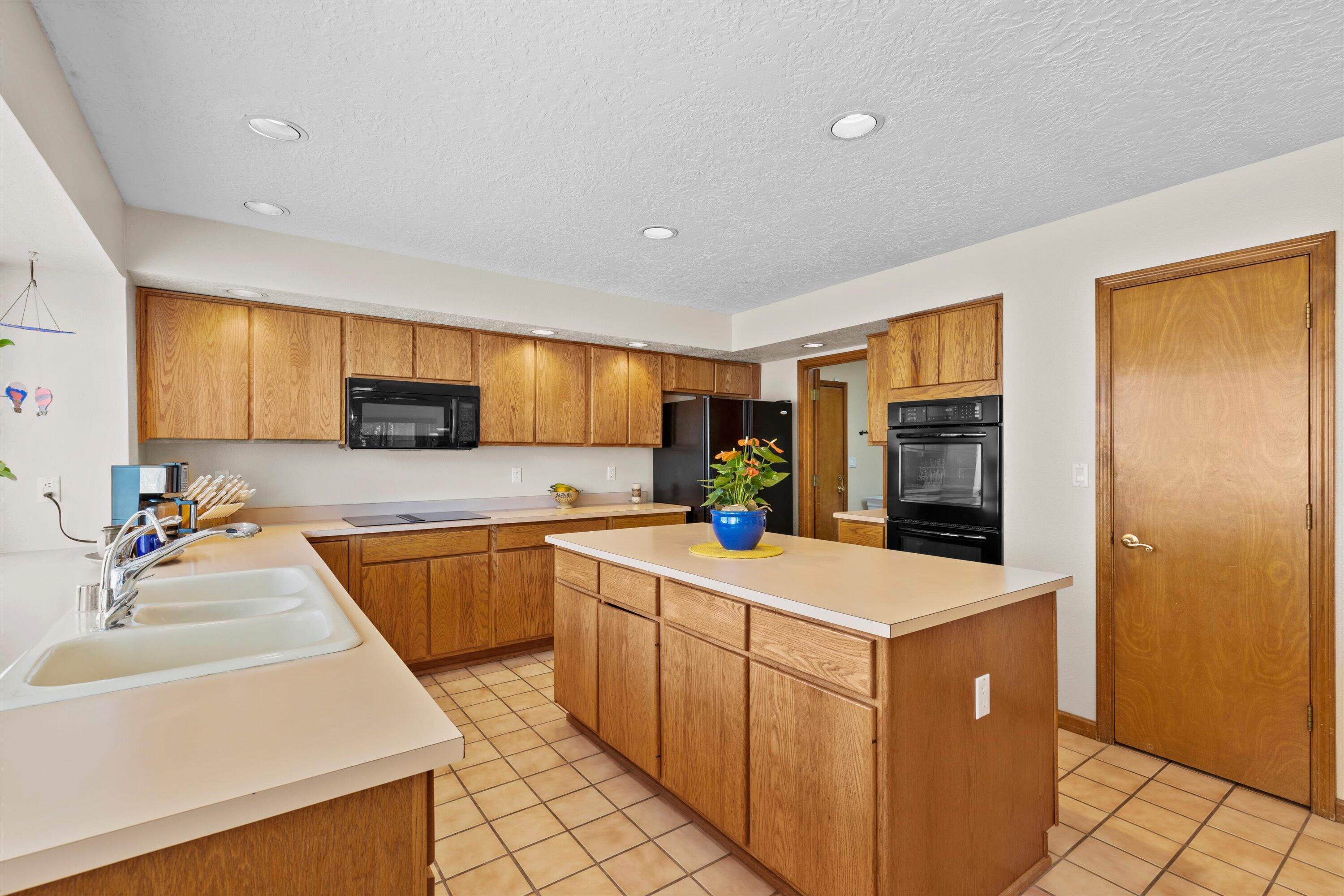 12316 TAMARAC Trail NE