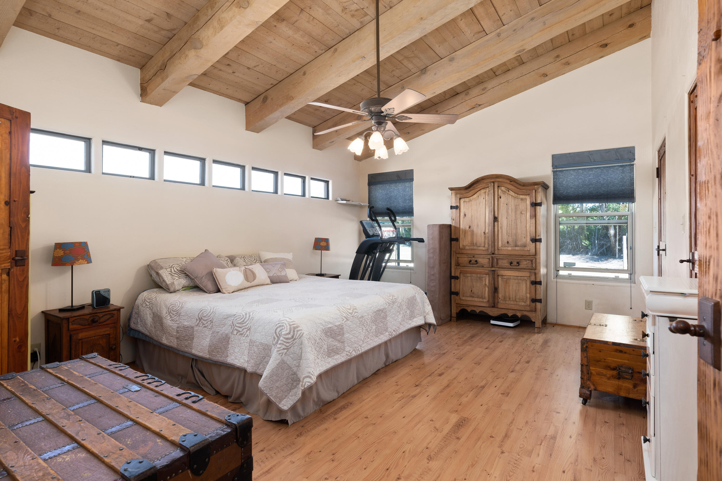 9140 GUADALUPE Trail NW