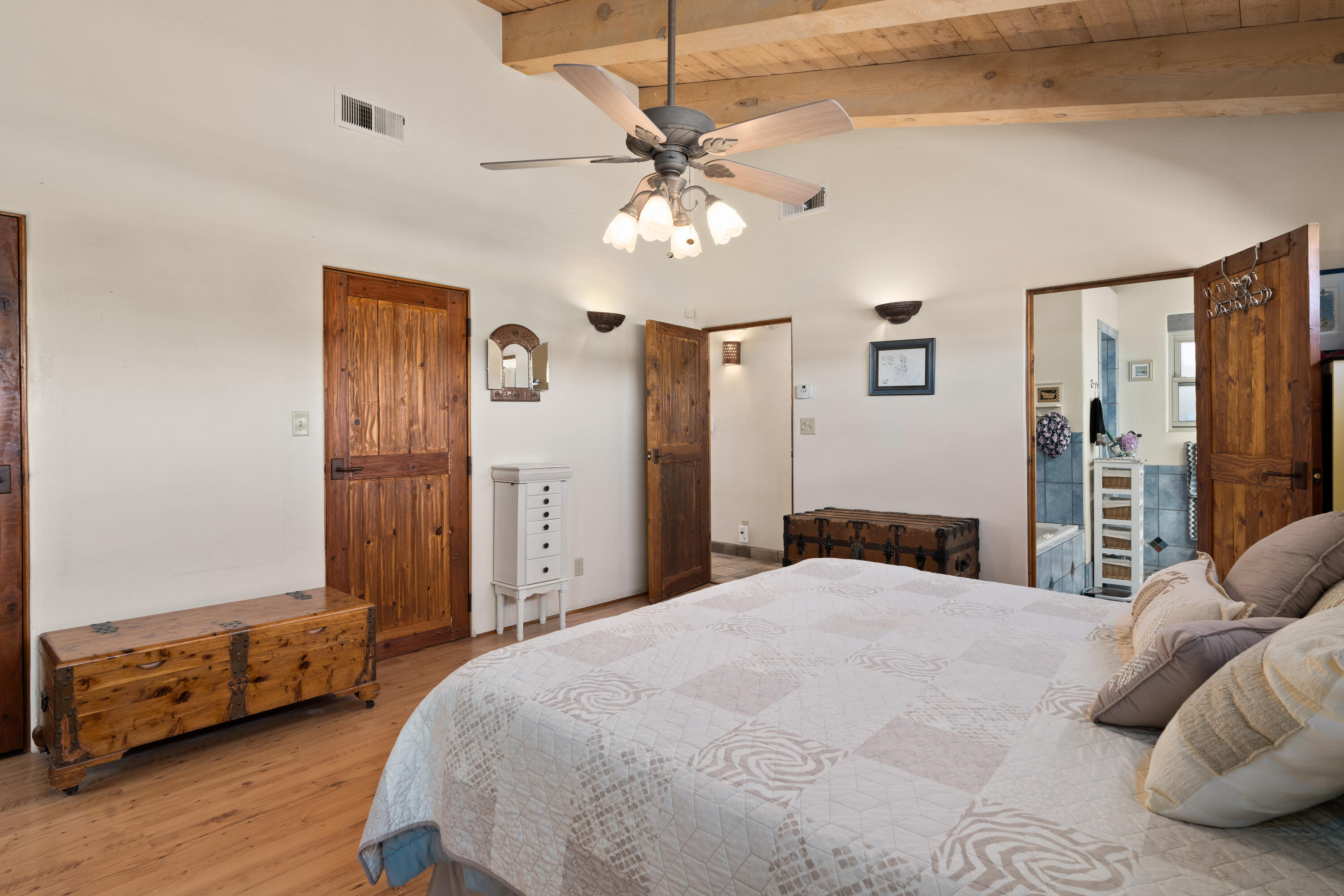 9140 GUADALUPE Trail NW