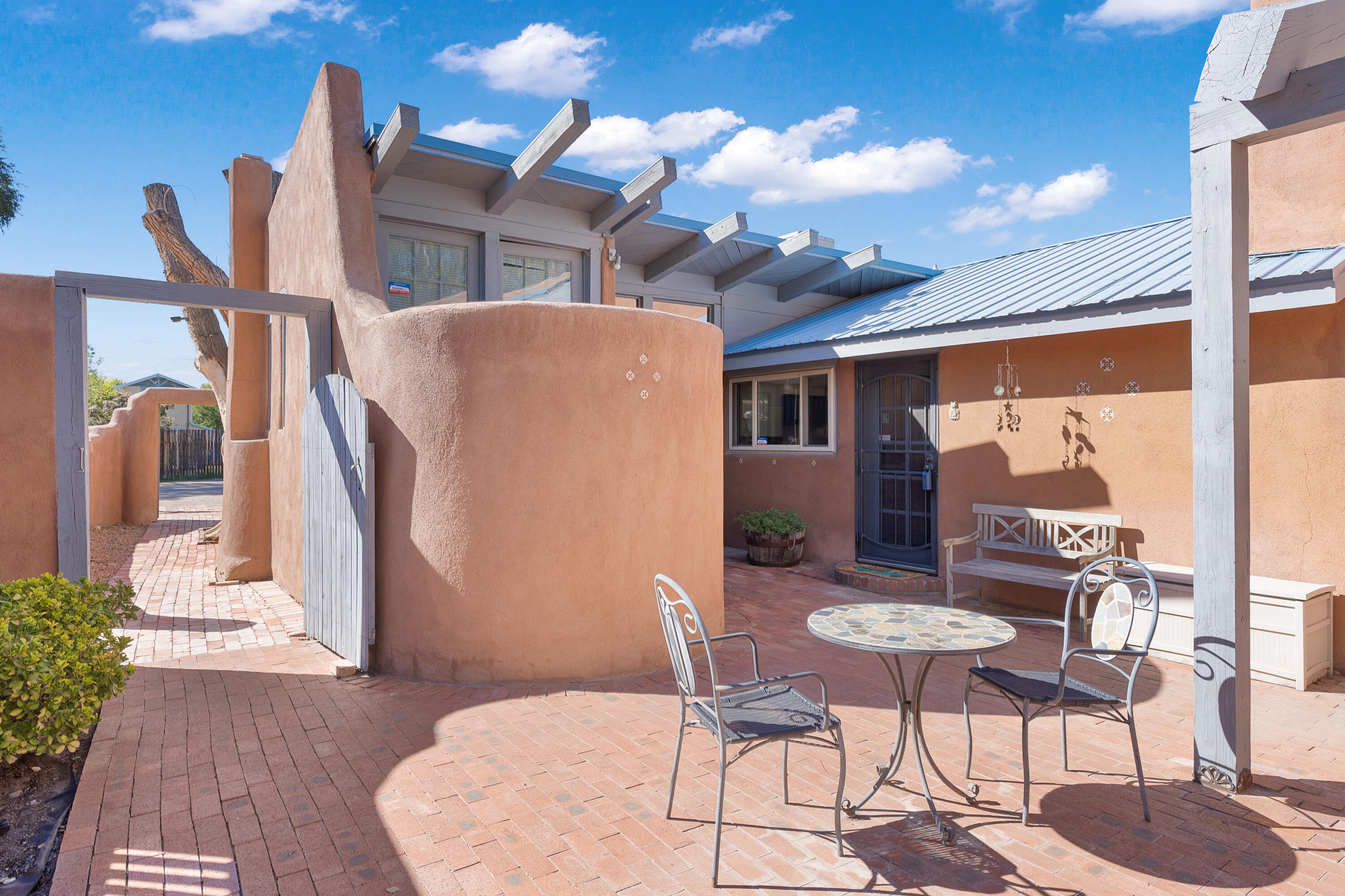 9140 GUADALUPE Trail NW