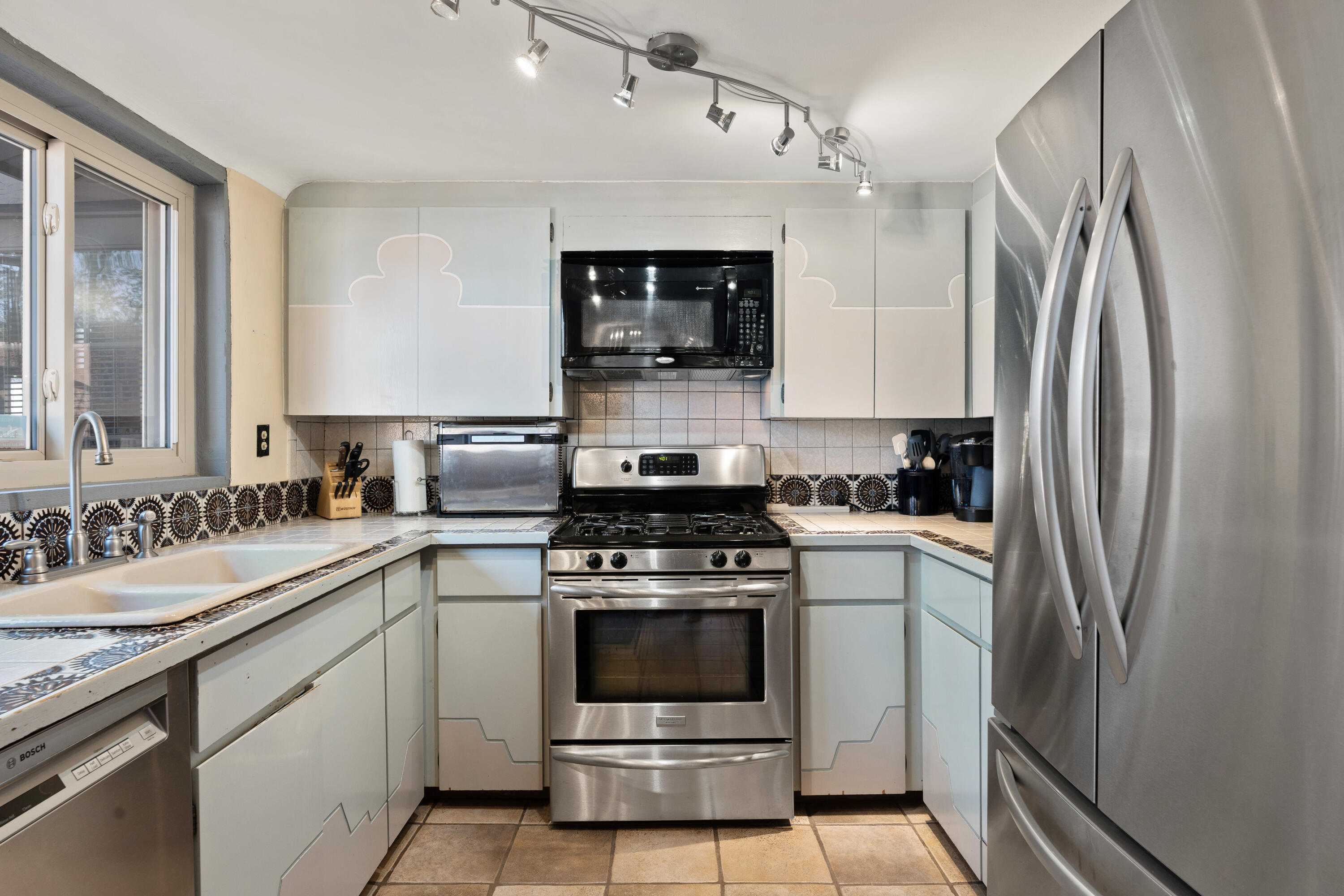 9140 GUADALUPE Trail NW