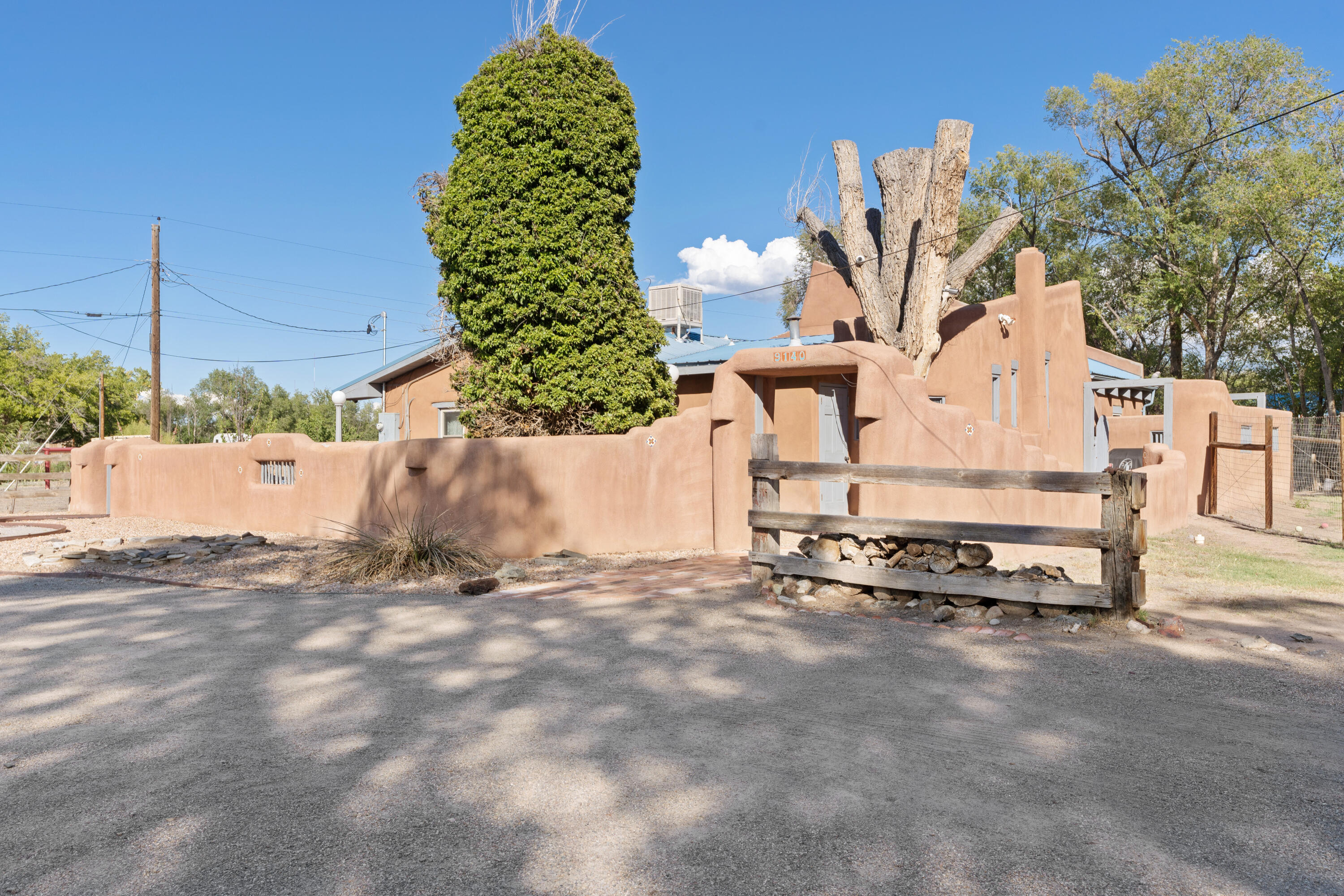 9140 GUADALUPE Trail NW
