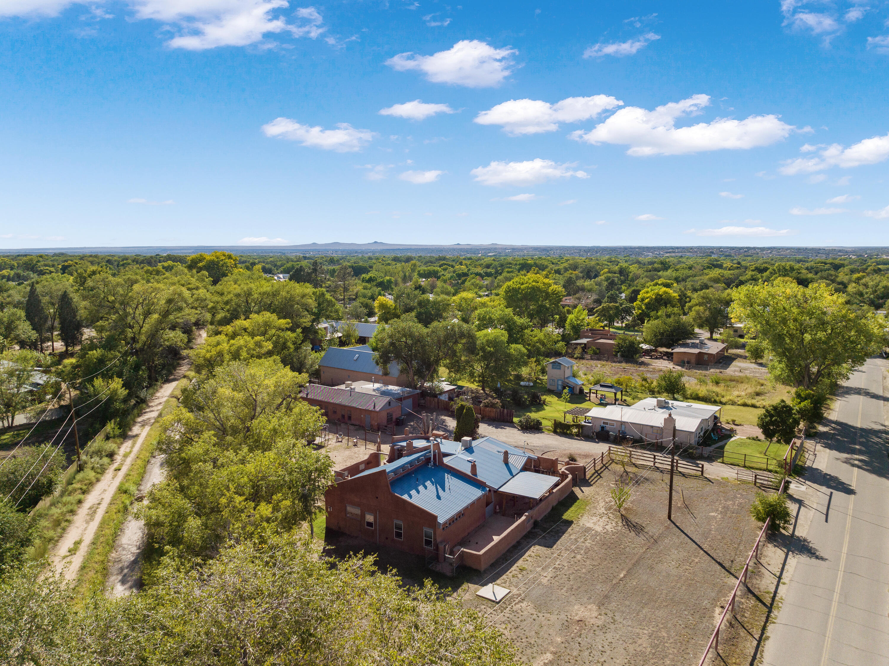 9140 GUADALUPE Trail NW