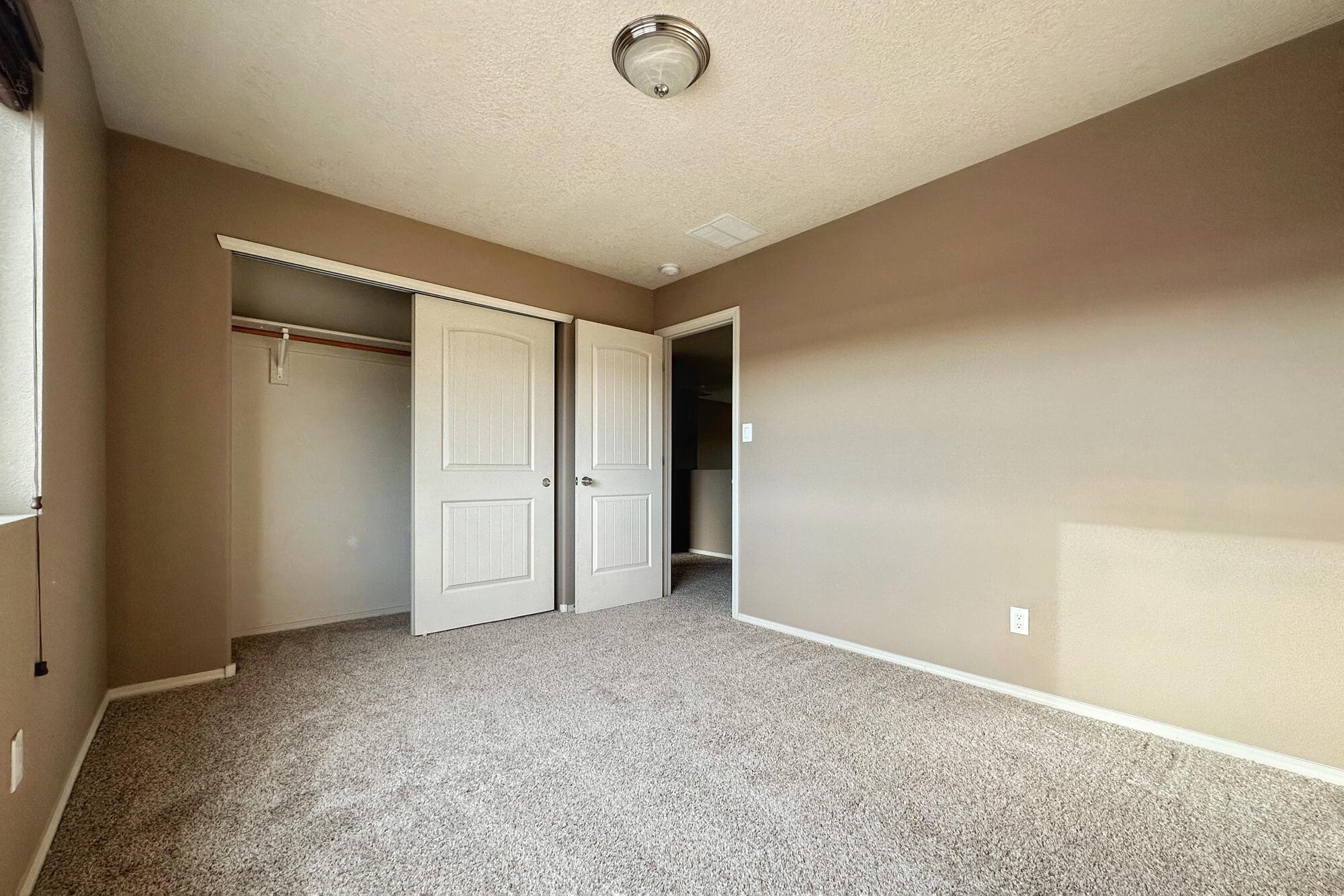 4005 N Pole Loop NE