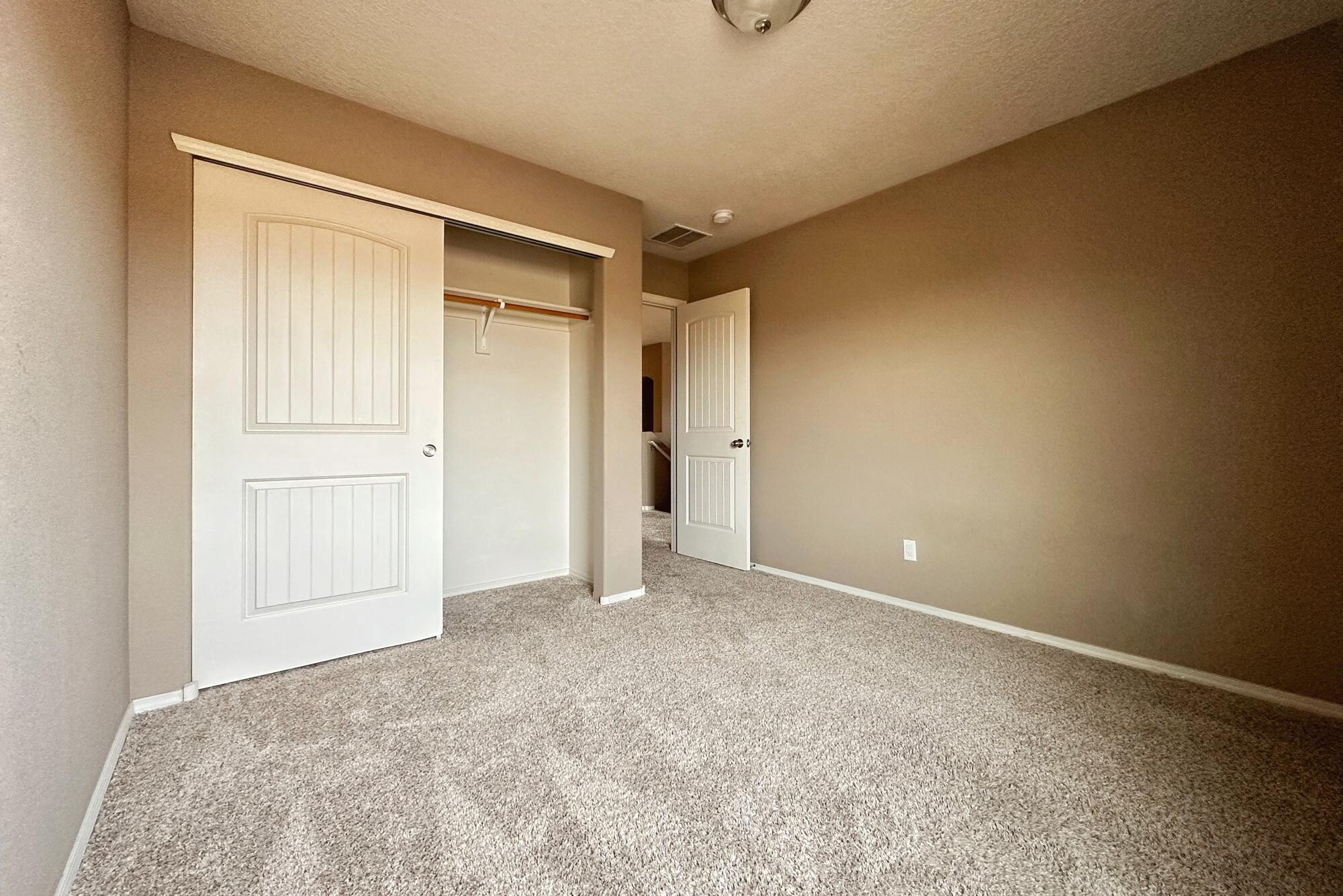 4005 N Pole Loop NE