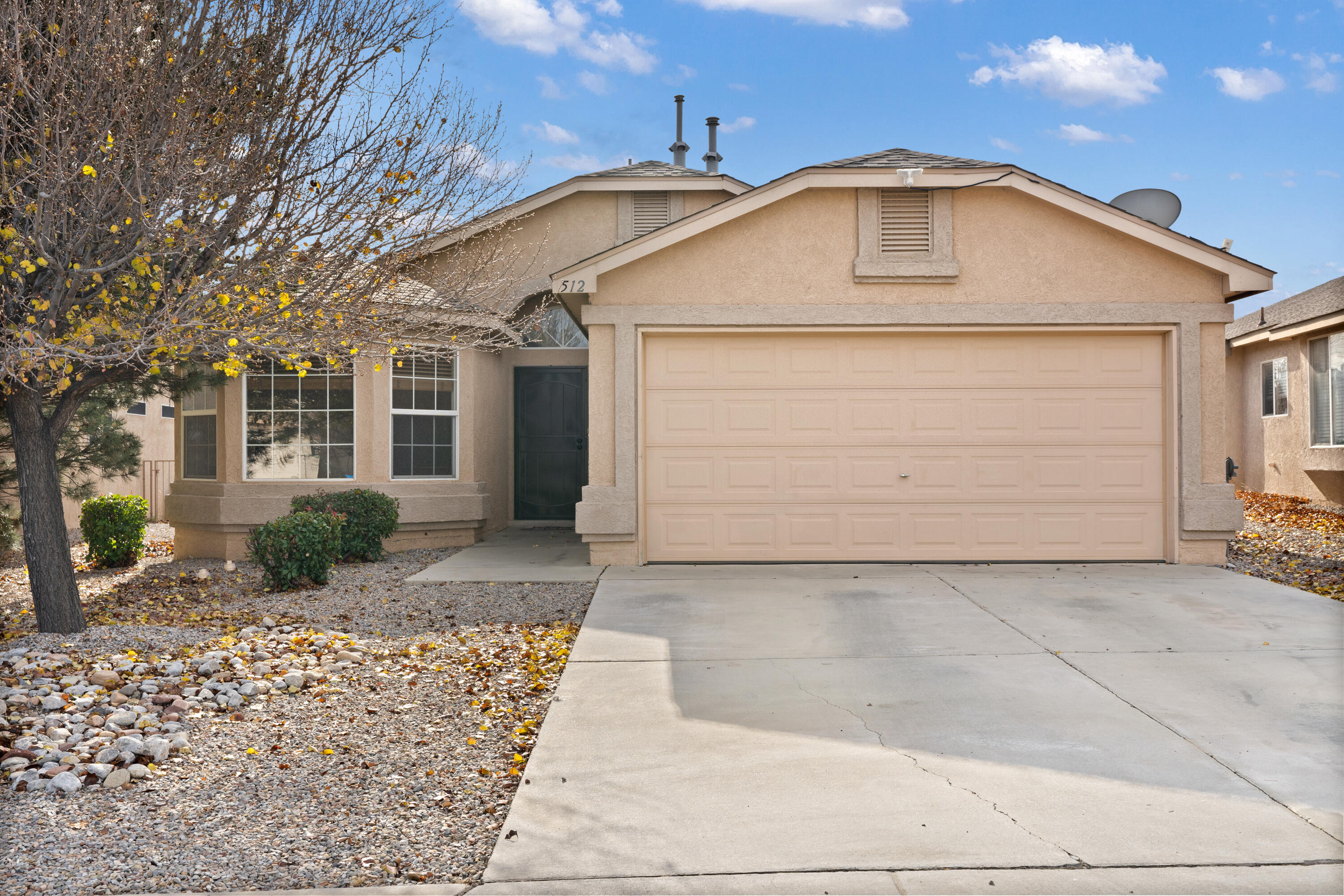 512 PLAYFUL MEADOWS Drive NE