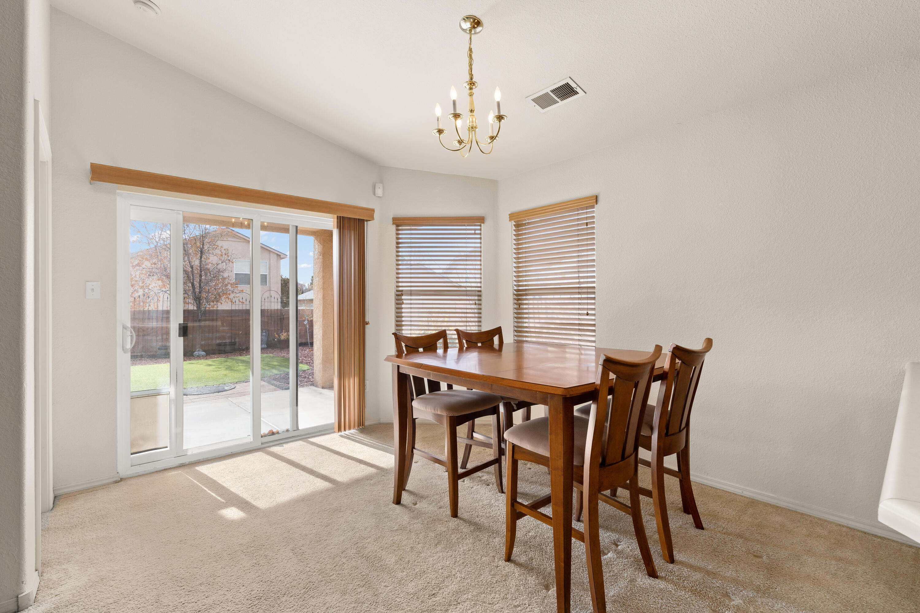 512 PLAYFUL MEADOWS Drive NE