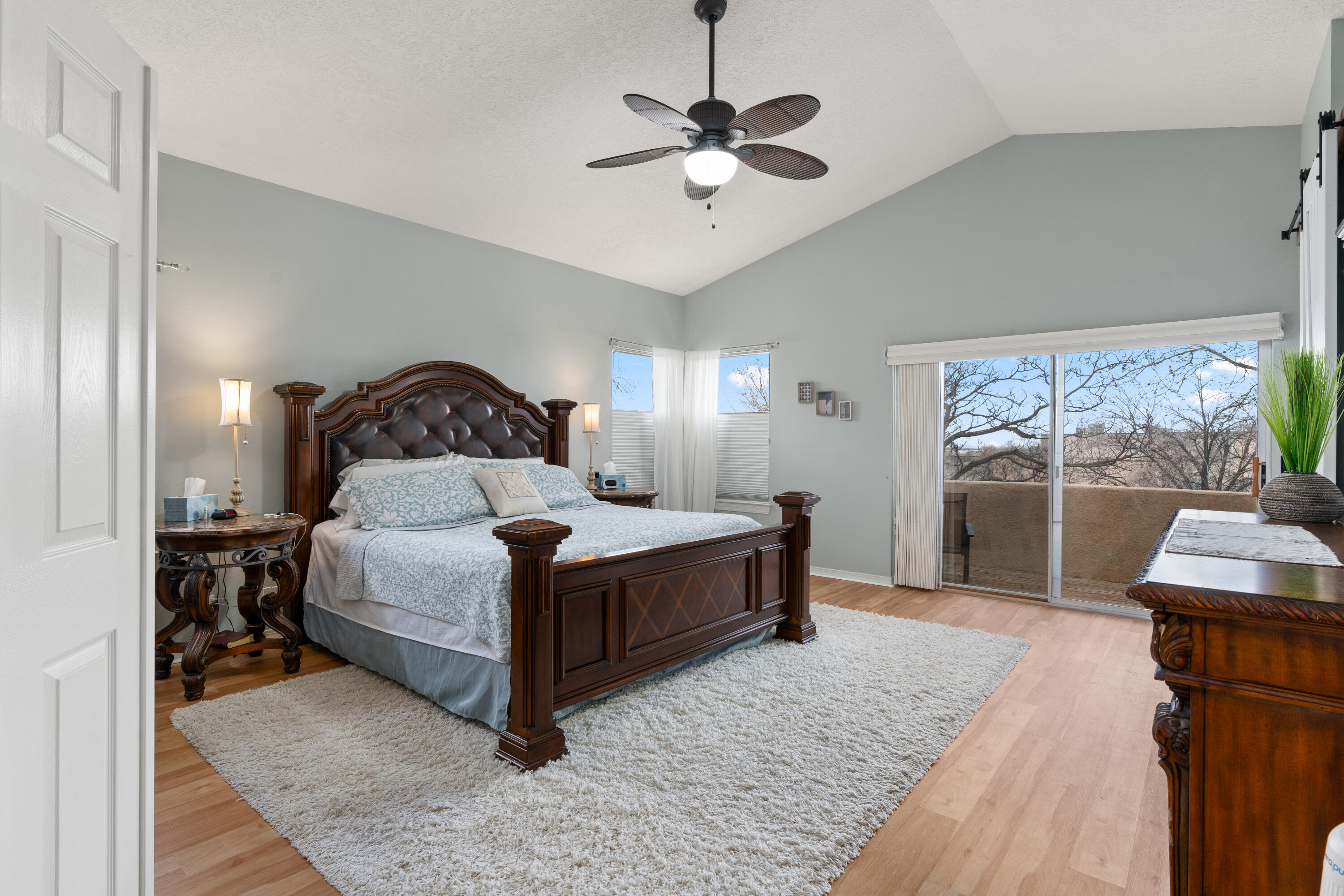 8608 Greenarbor Road NE