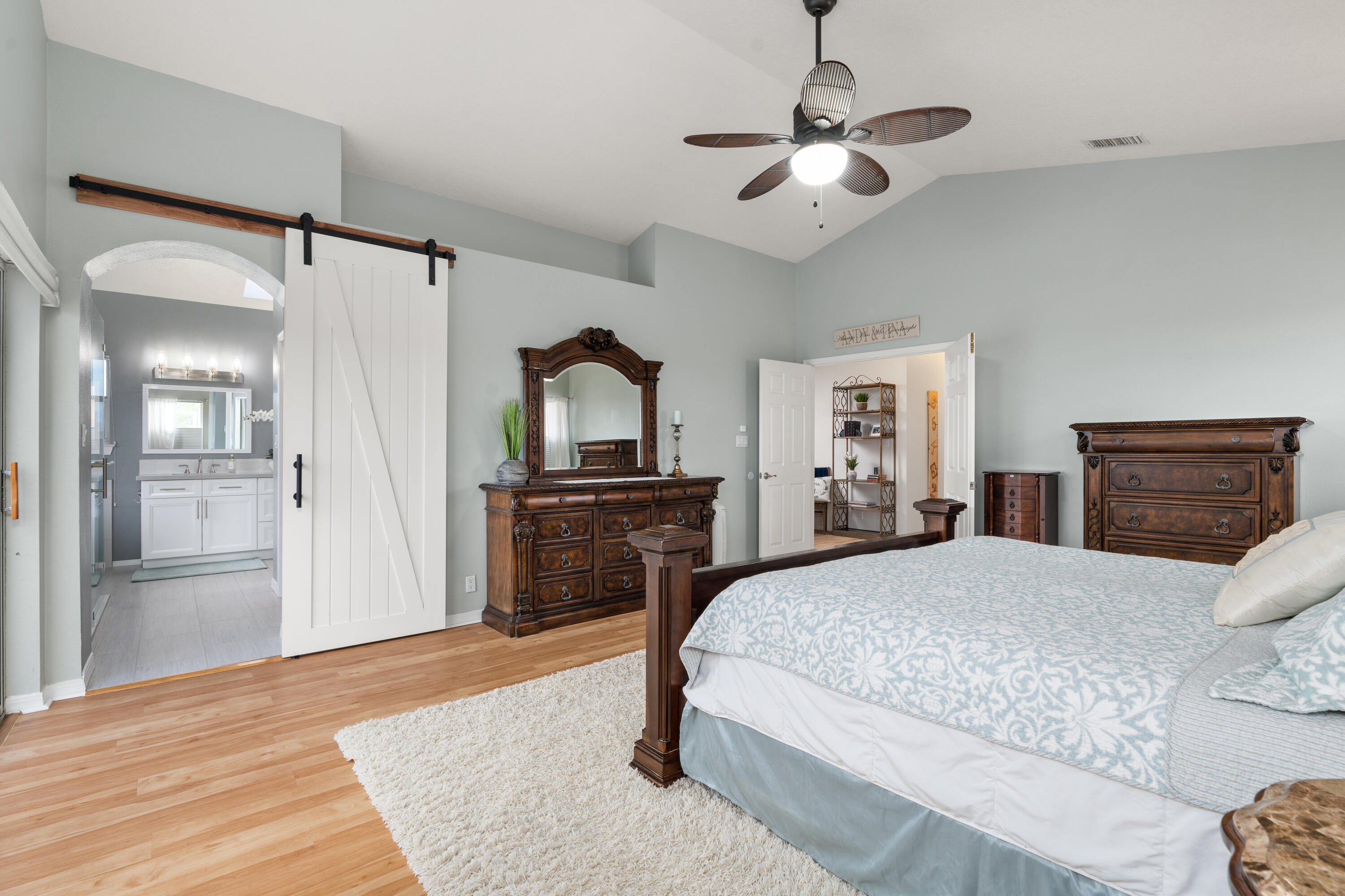 8608 Greenarbor Road NE